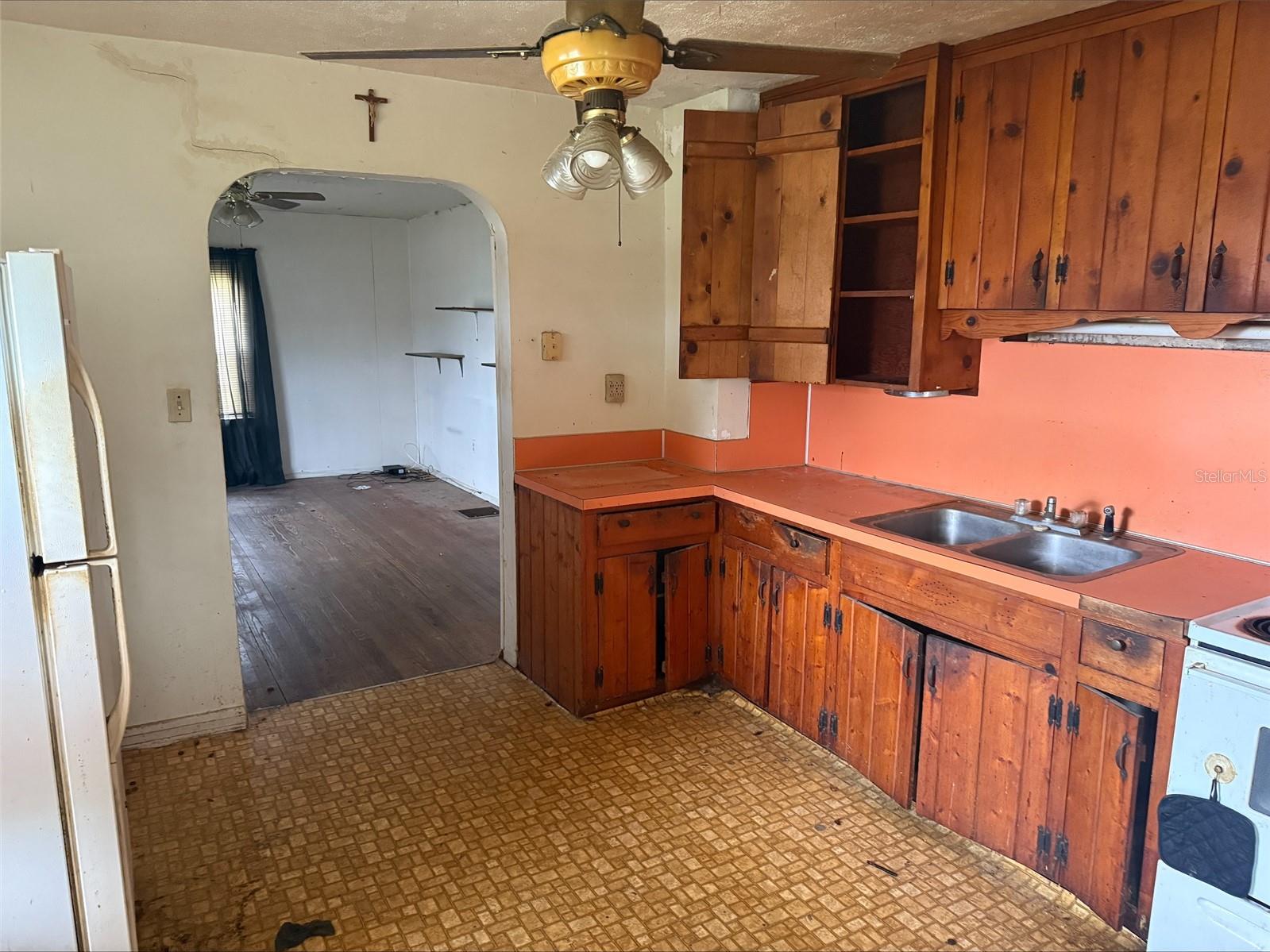 V4945371 Property Photo