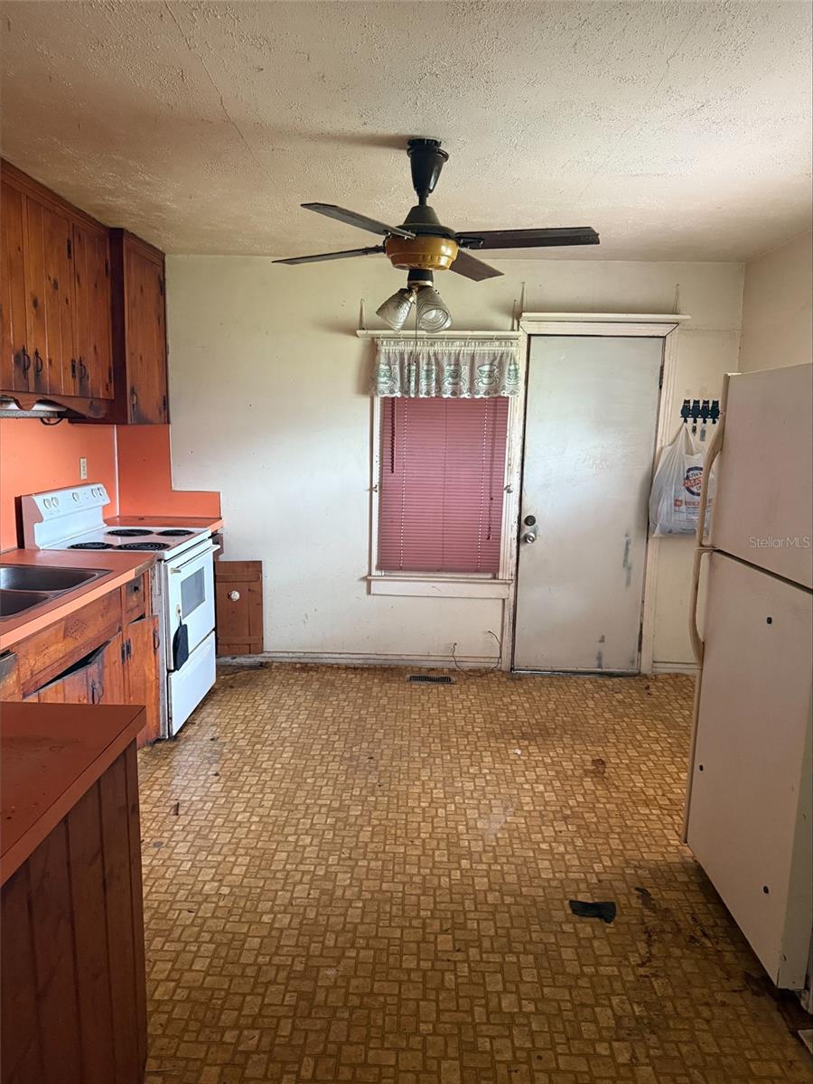 V4945371 Property Photo