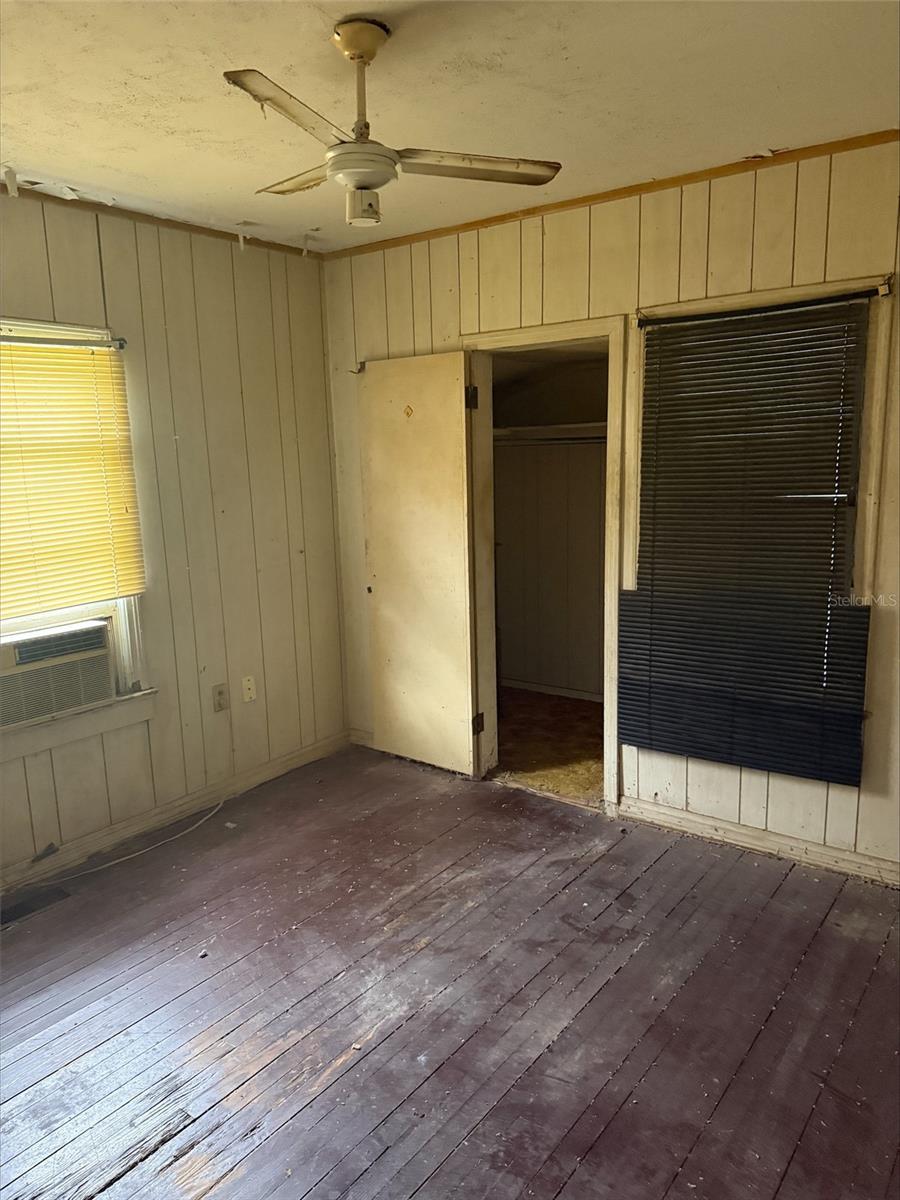 V4945371 Property Photo