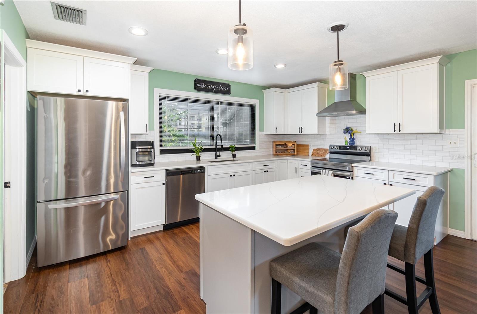 1004 MONTEREY DR, LEESBURG, FL, 34748