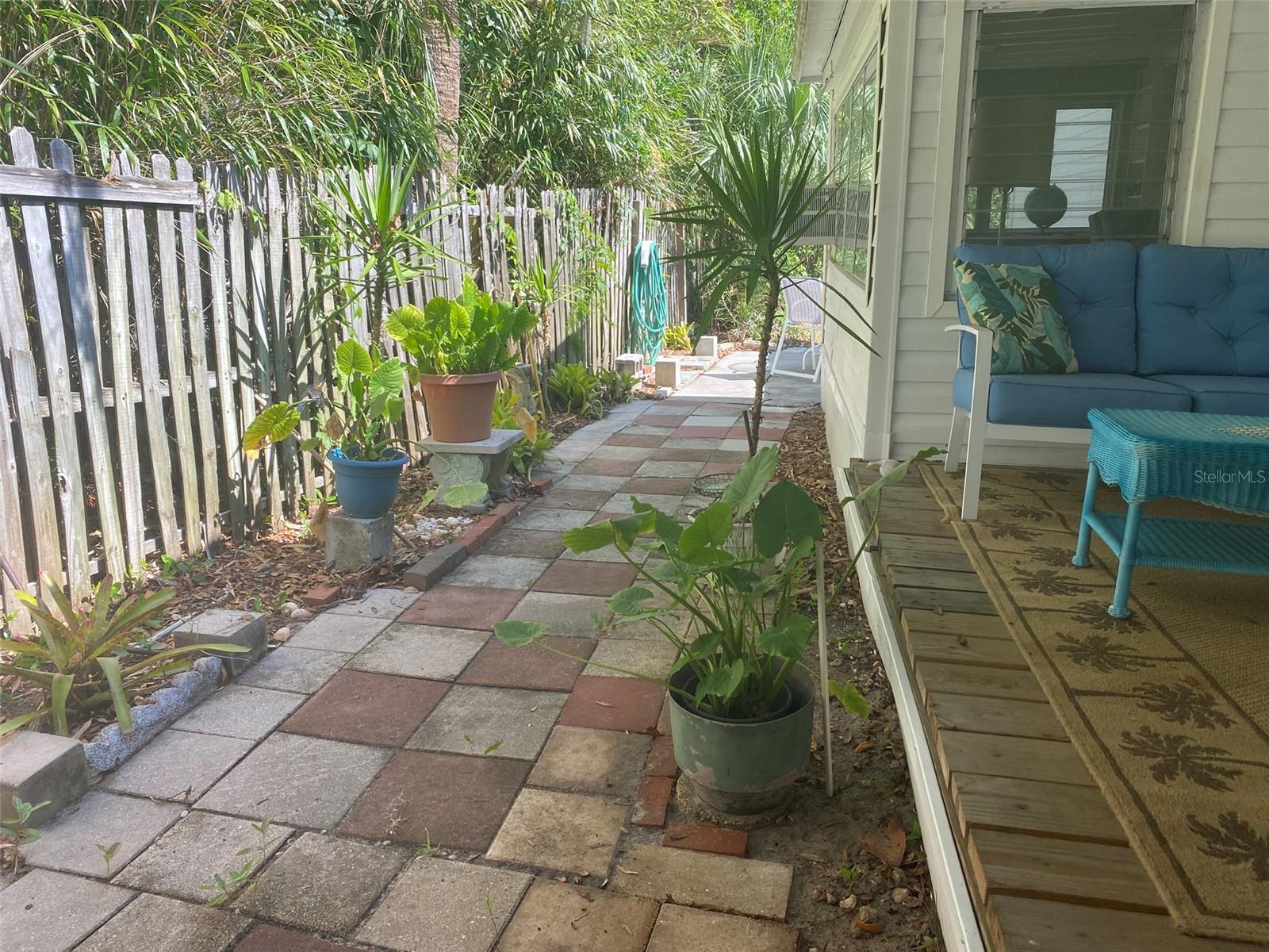 TB8437666 Property Photo