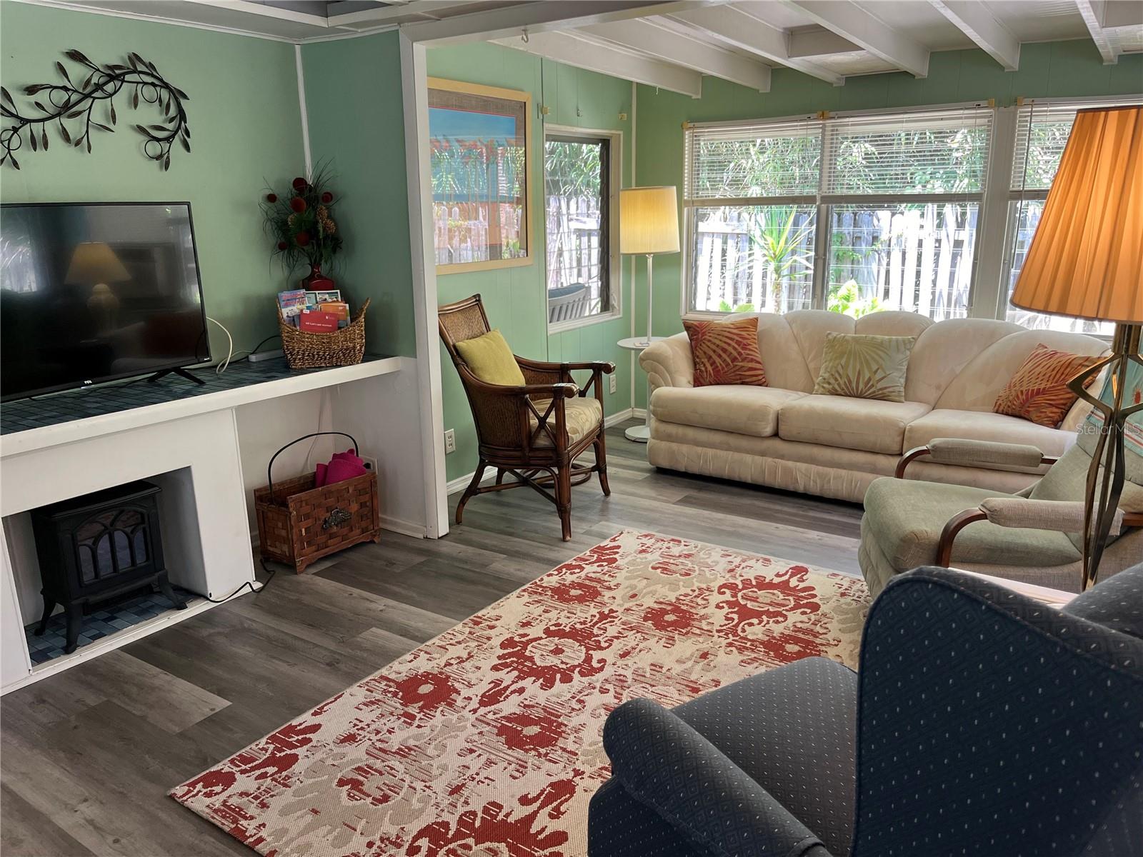 TB8437666 Property Photo