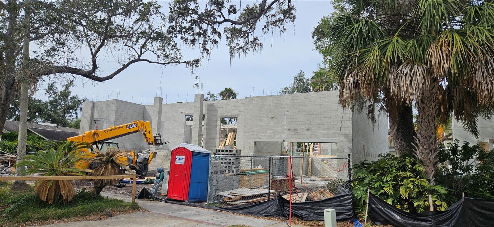 TB8437690 Property Photo