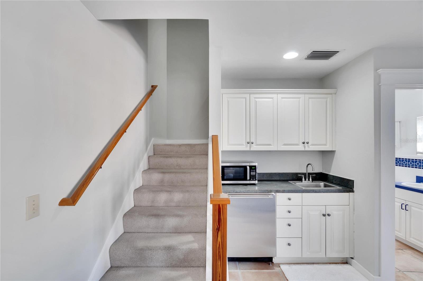 3006 W HARBOR VIEW AVE, TAMPA, FL, 33611