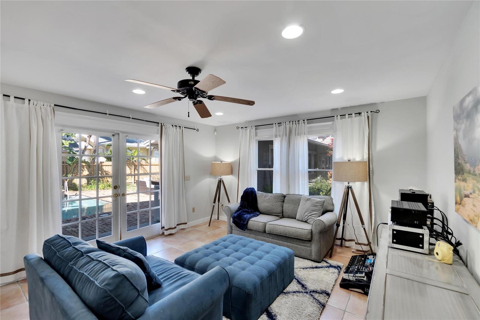 3006 W HARBOR VIEW AVE, TAMPA, FL, 33611