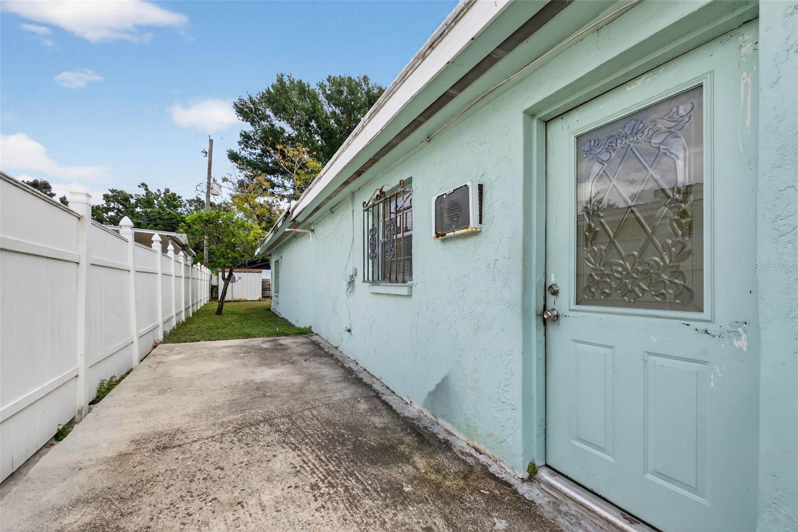 6207 BLOSSOM AVE, TAMPA, FL, 33614