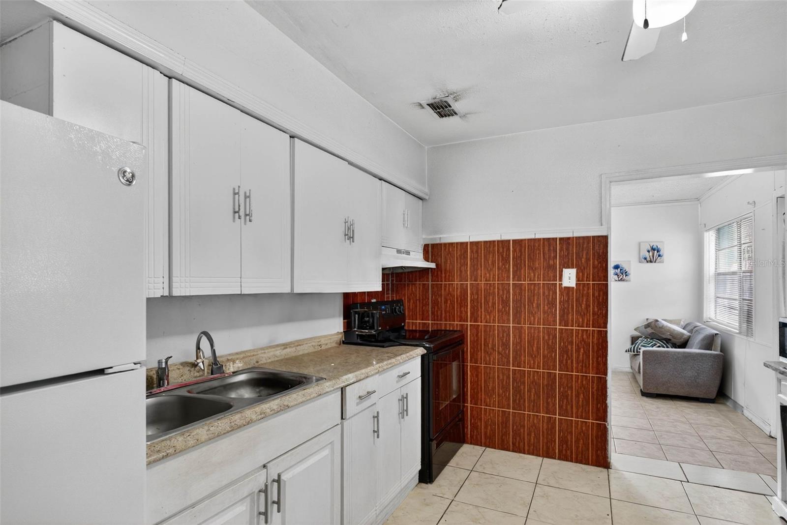 6207 BLOSSOM AVE, TAMPA, FL, 33614