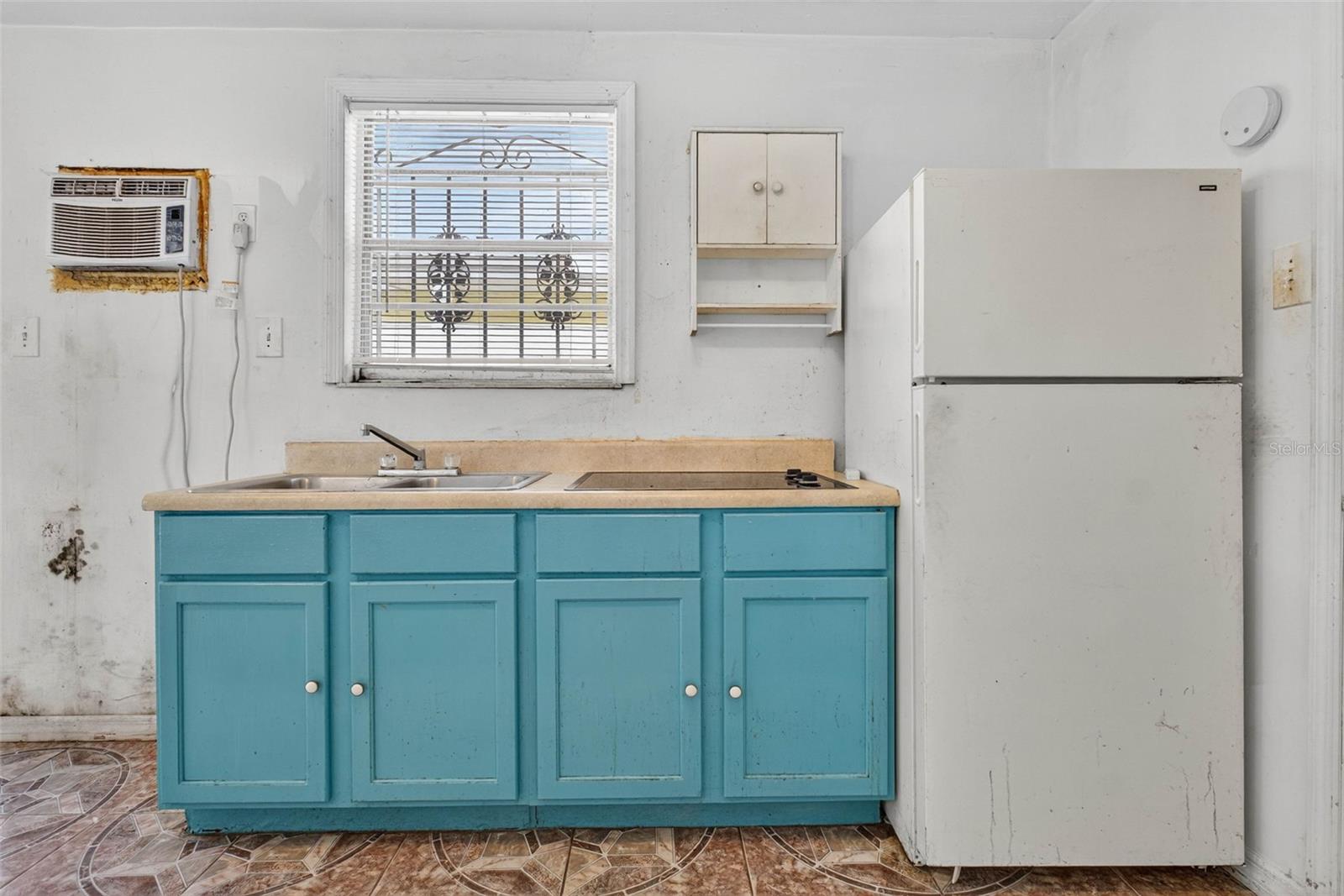 6207 BLOSSOM AVE, TAMPA, FL, 33614