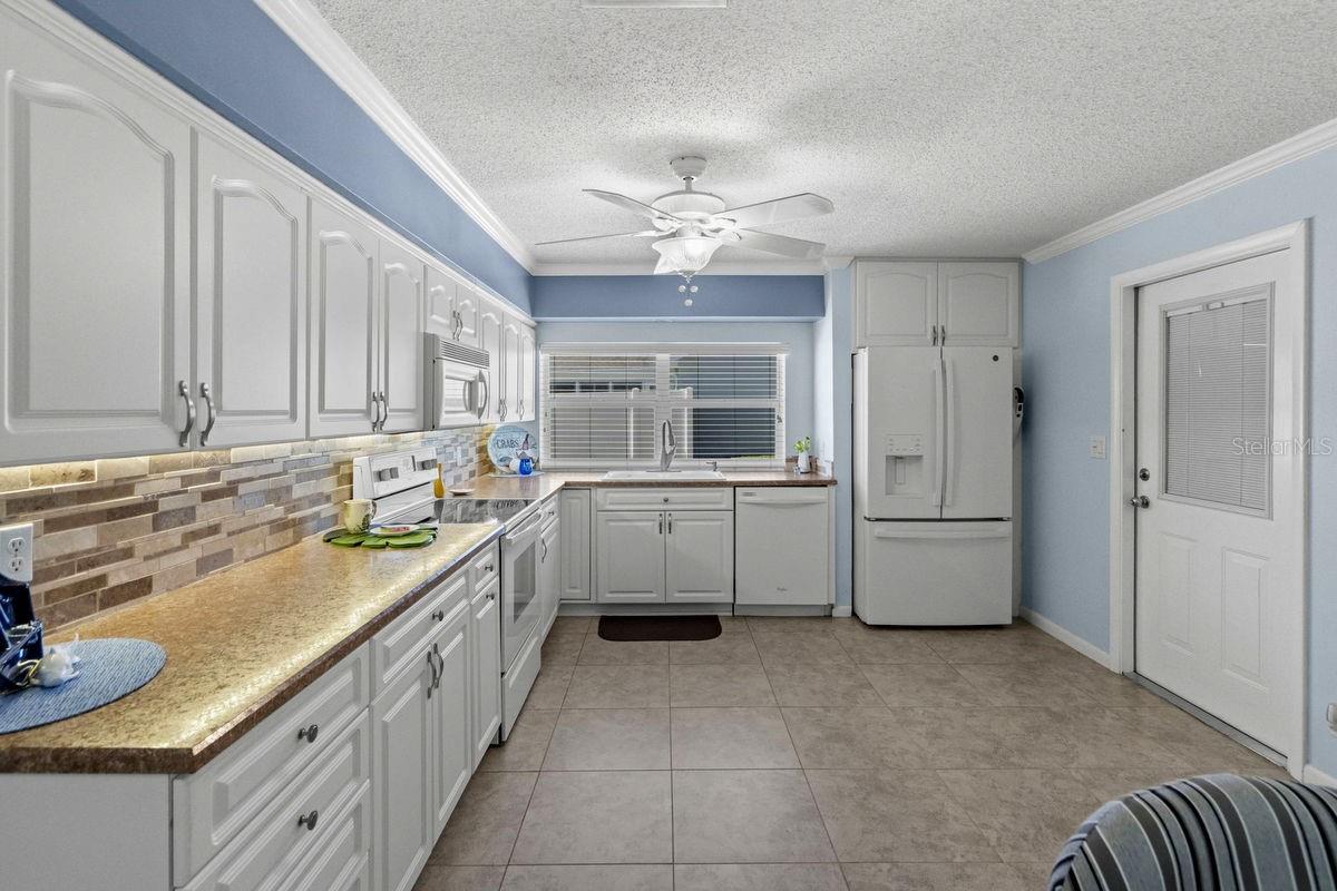 2275 TWIN LANE DR, DUNEDIN, FL, 34698