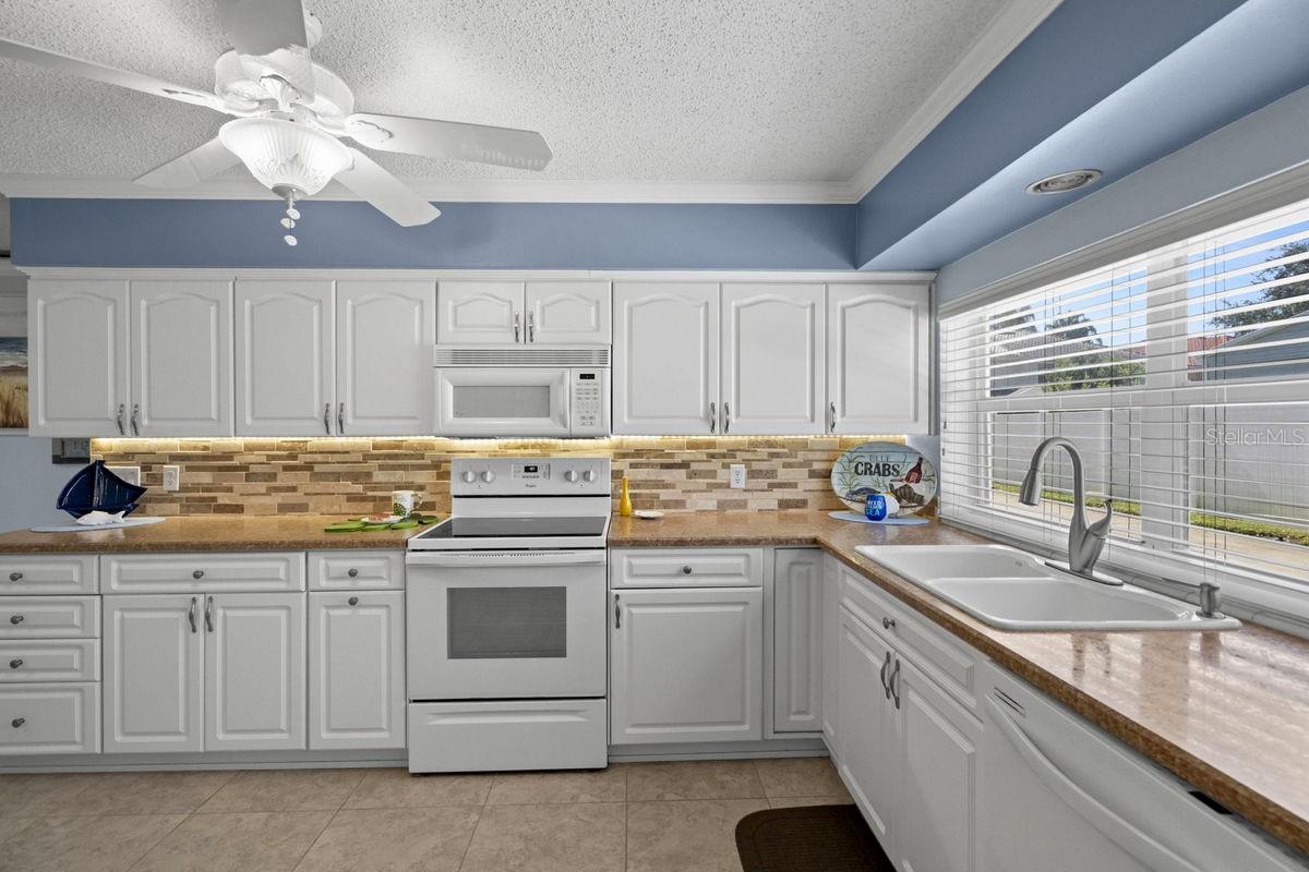 2275 TWIN LANE DR, DUNEDIN, FL, 34698