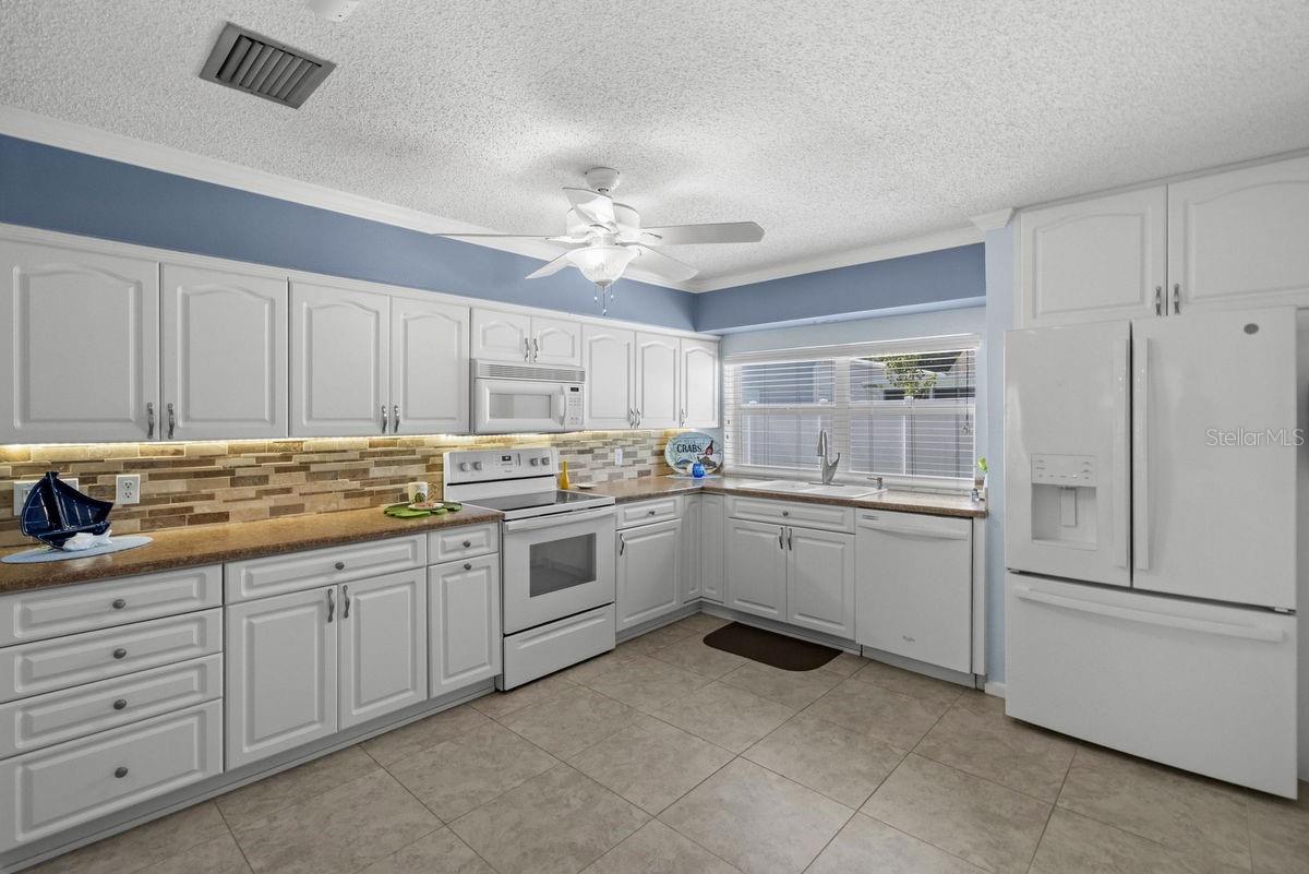 2275 TWIN LANE DR, DUNEDIN, FL, 34698