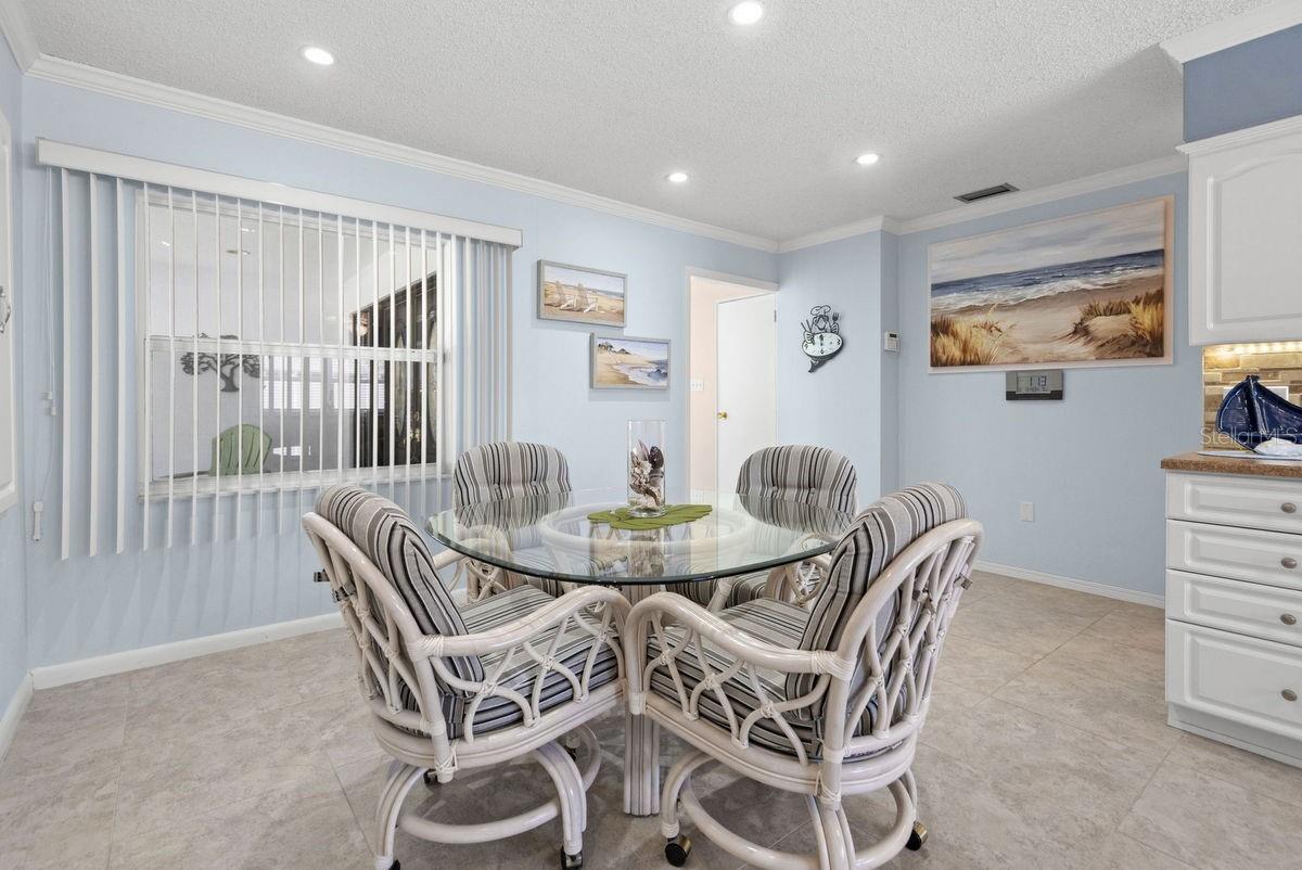 2275 TWIN LANE DR, DUNEDIN, FL, 34698