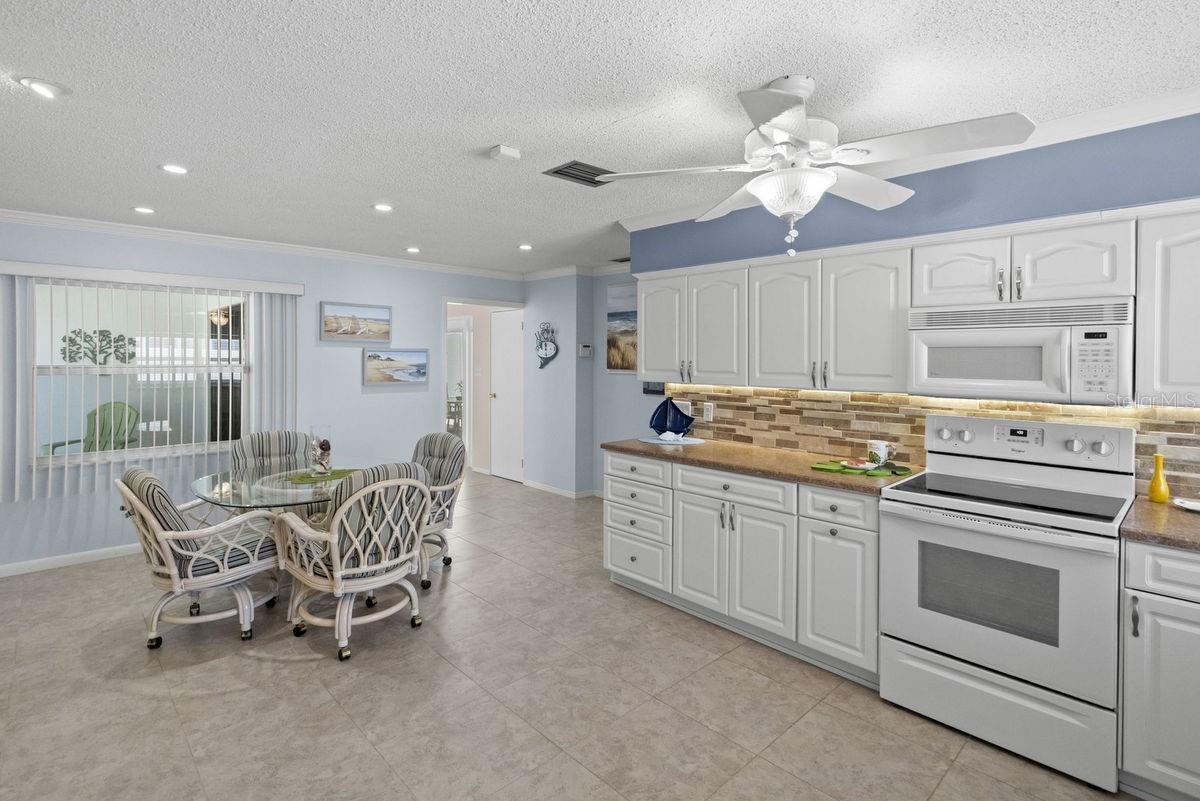 2275 TWIN LANE DR, DUNEDIN, FL, 34698