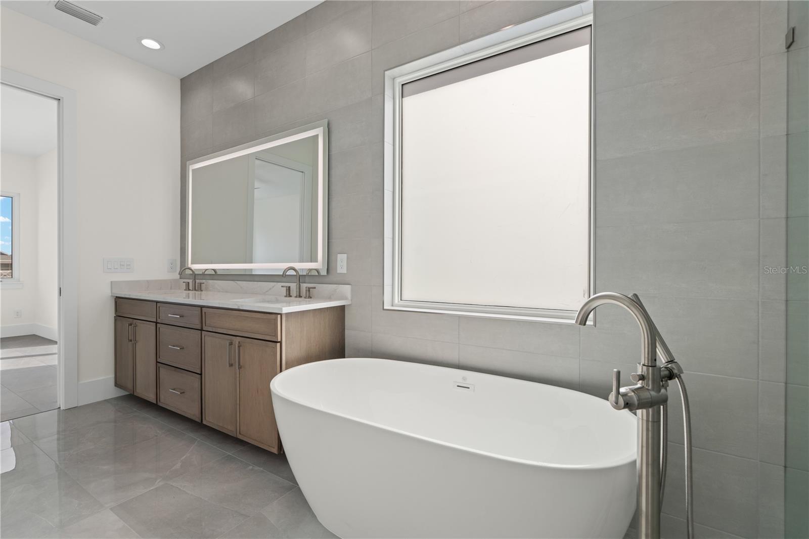 NS1086234 Property Photo