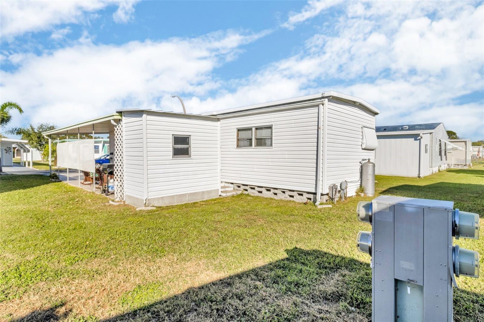 TB8437783 Property Photo