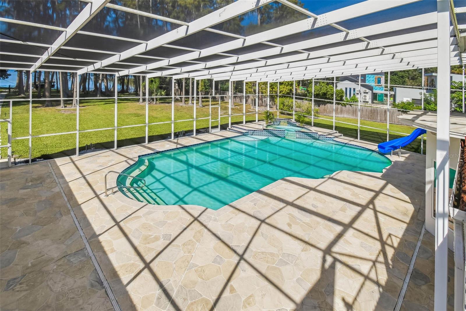 TB8437835 Property Photo