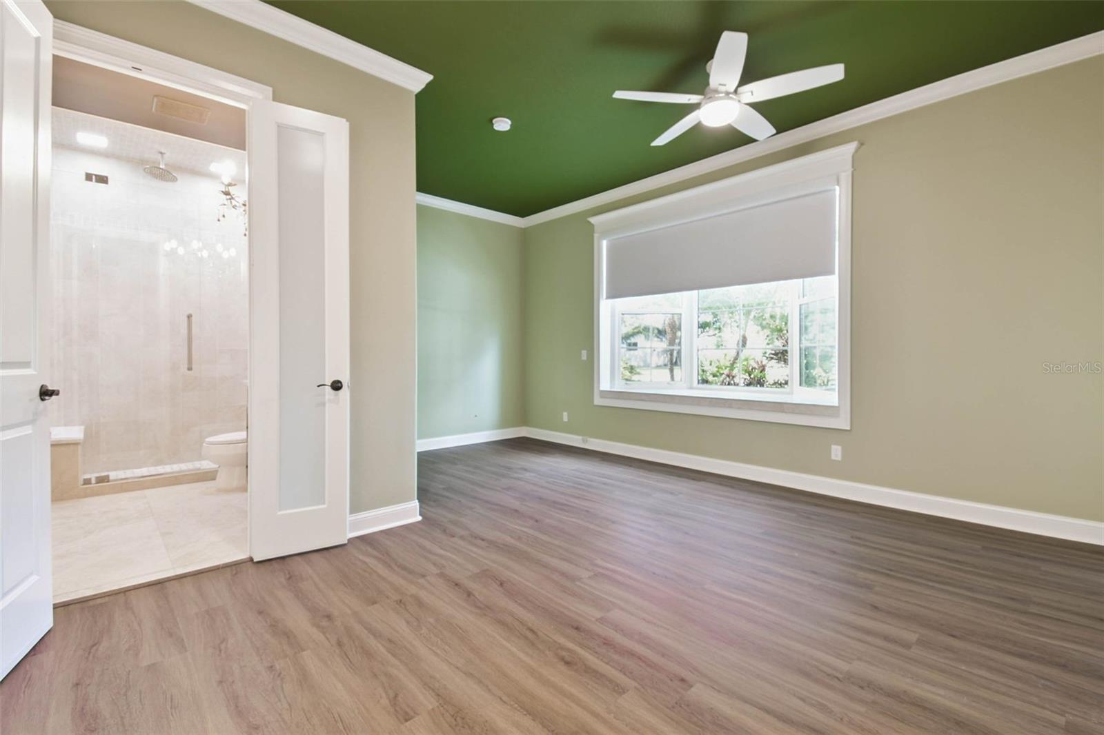 TB8437835 Property Photo