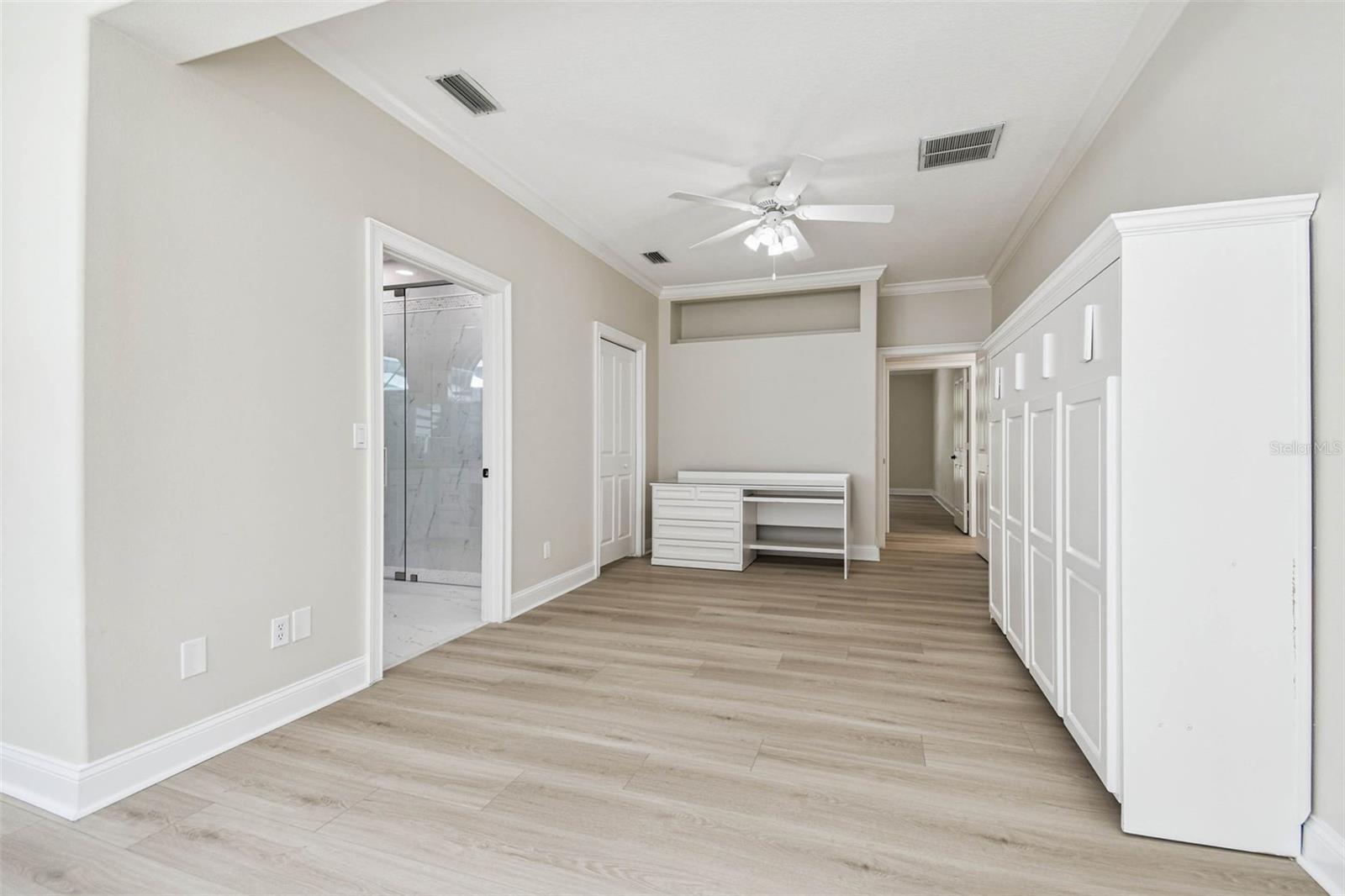 TB8437835 Property Photo