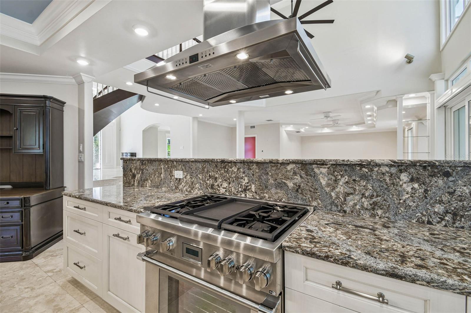 TB8437835 Property Photo