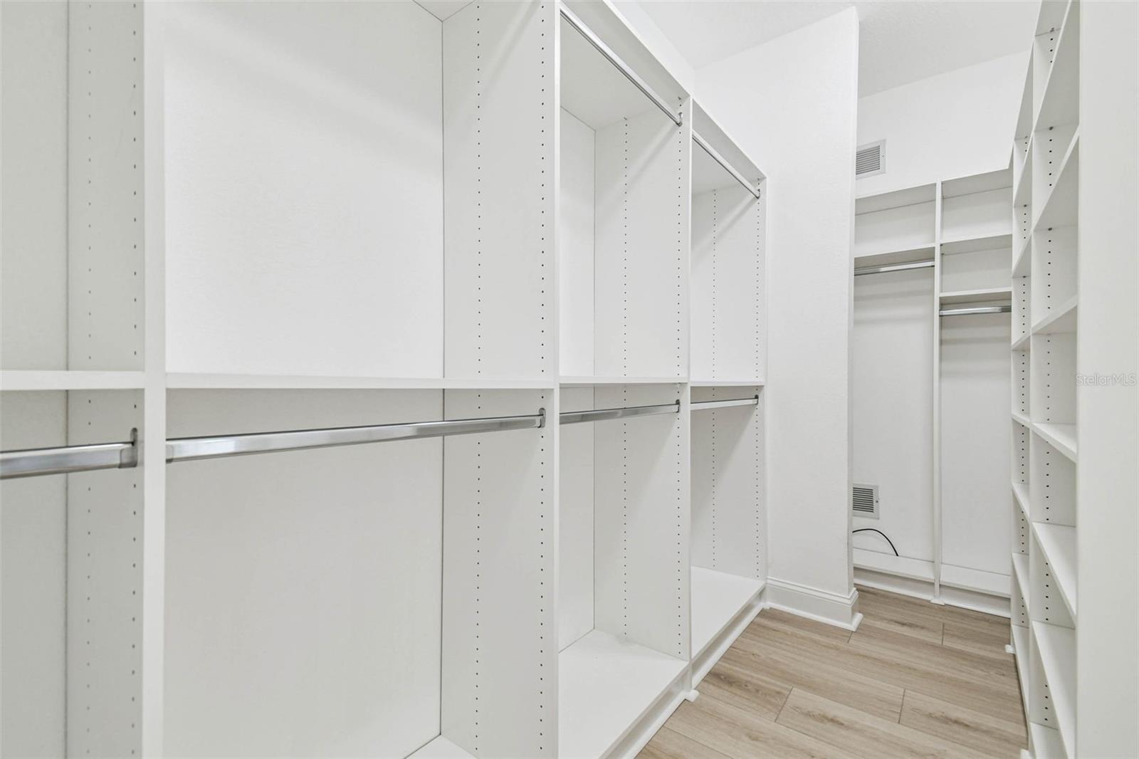 TB8437835 Property Photo