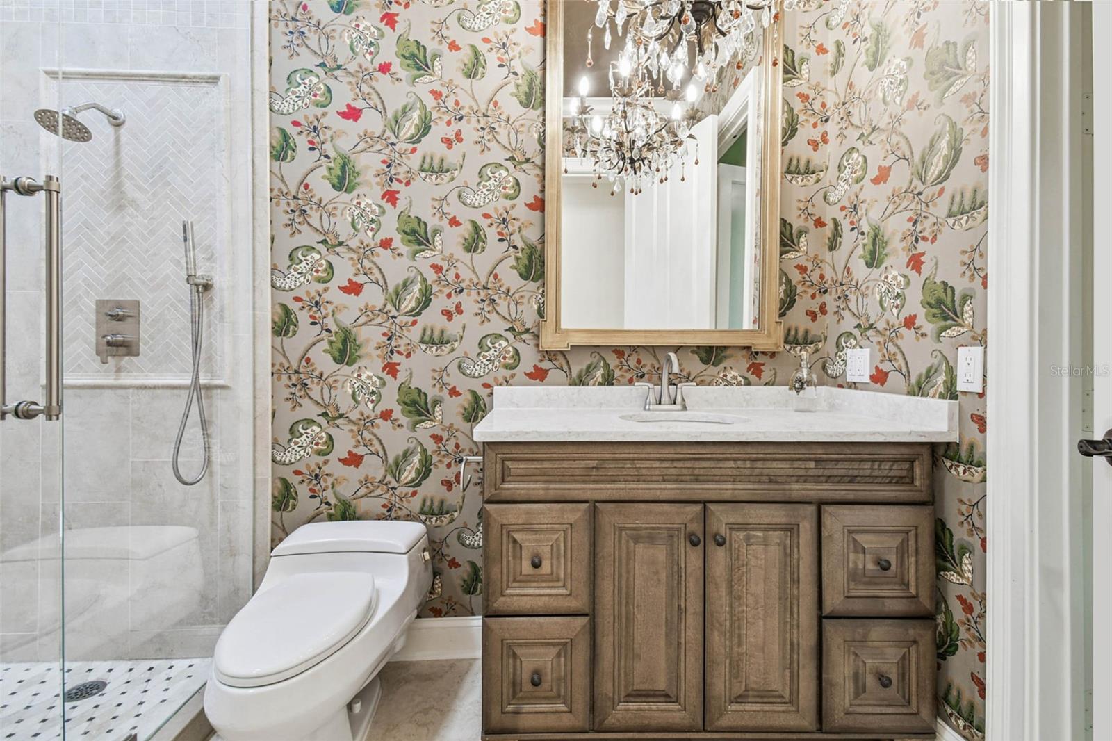 TB8437835 Property Photo