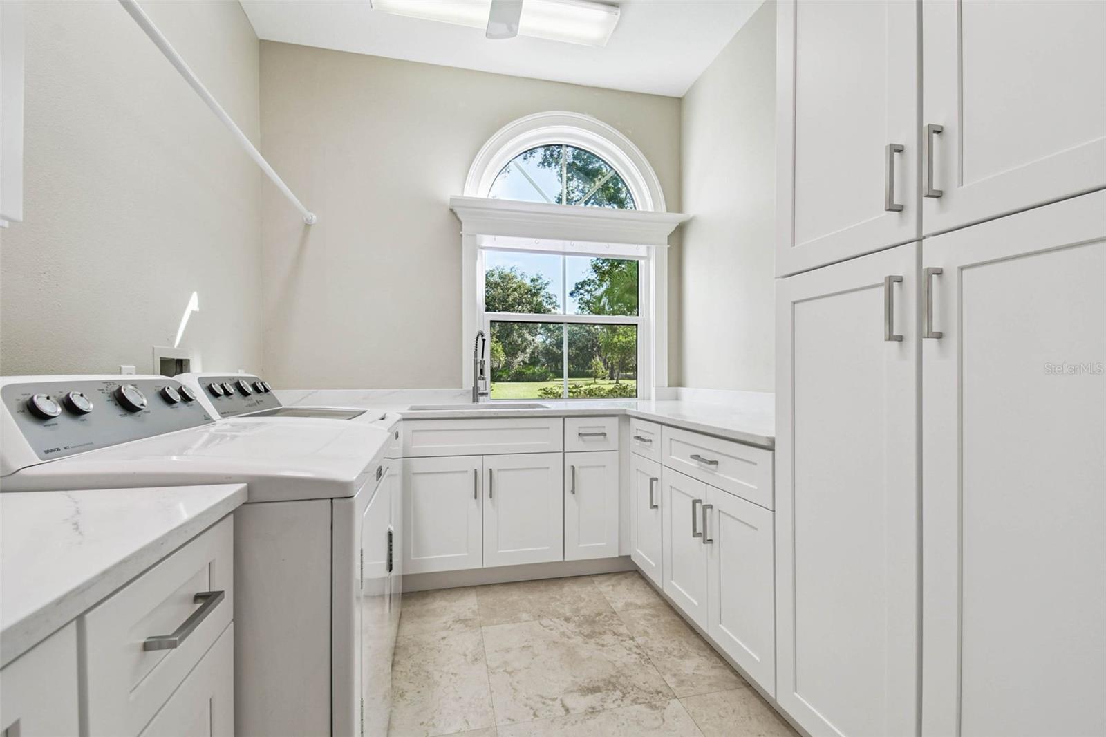 TB8437835 Property Photo