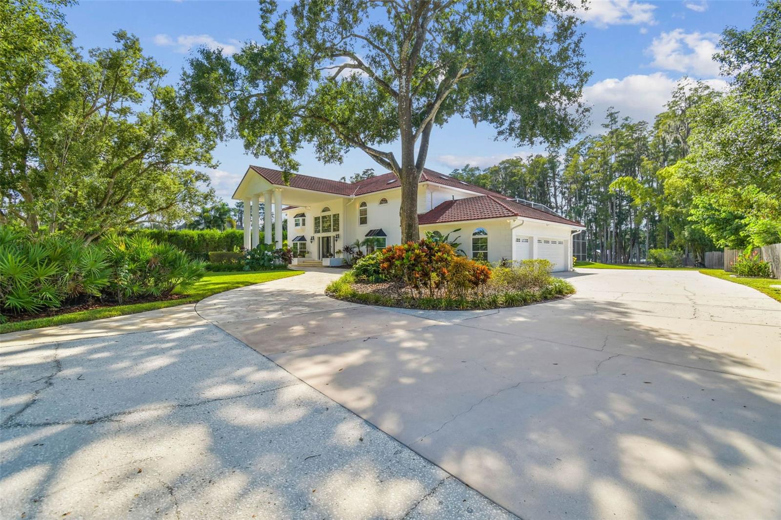 TB8437835 Property Photo