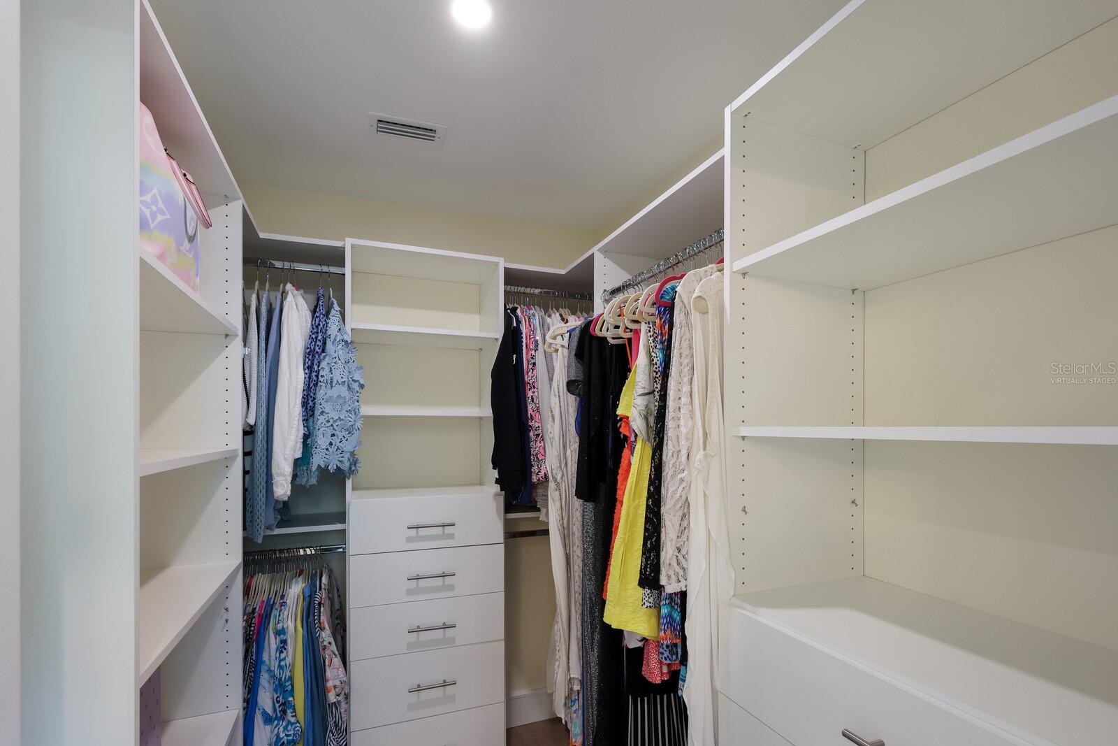 A4668457 Property Photo