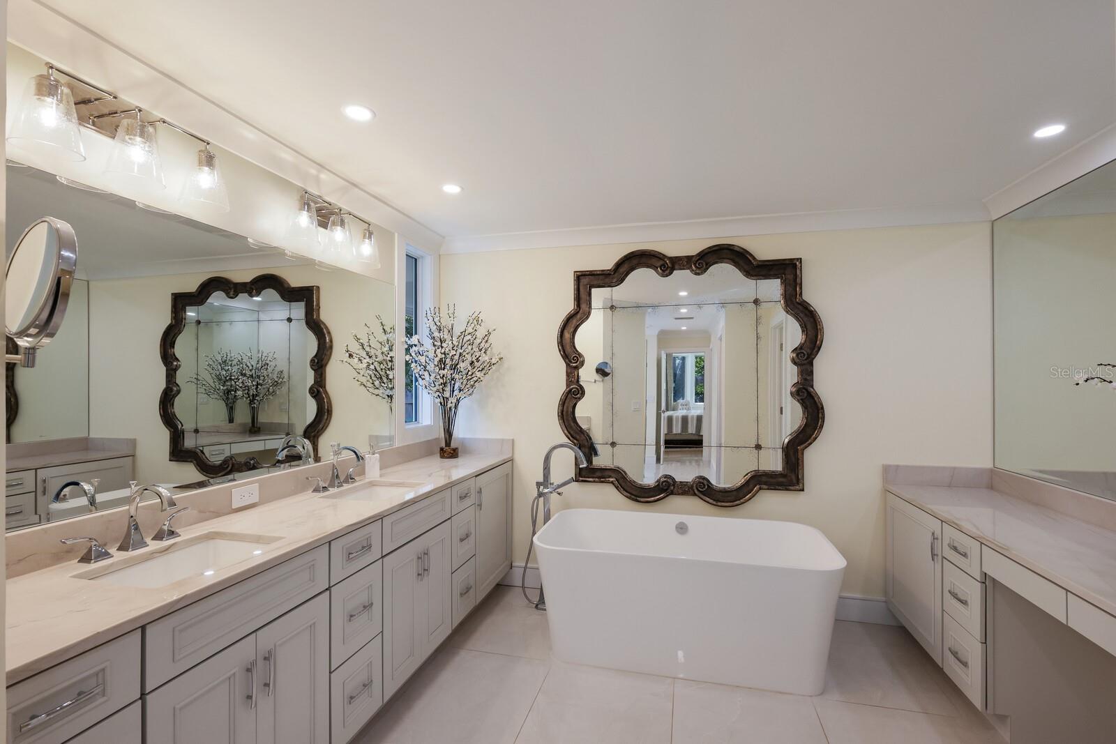 A4668457 Property Photo