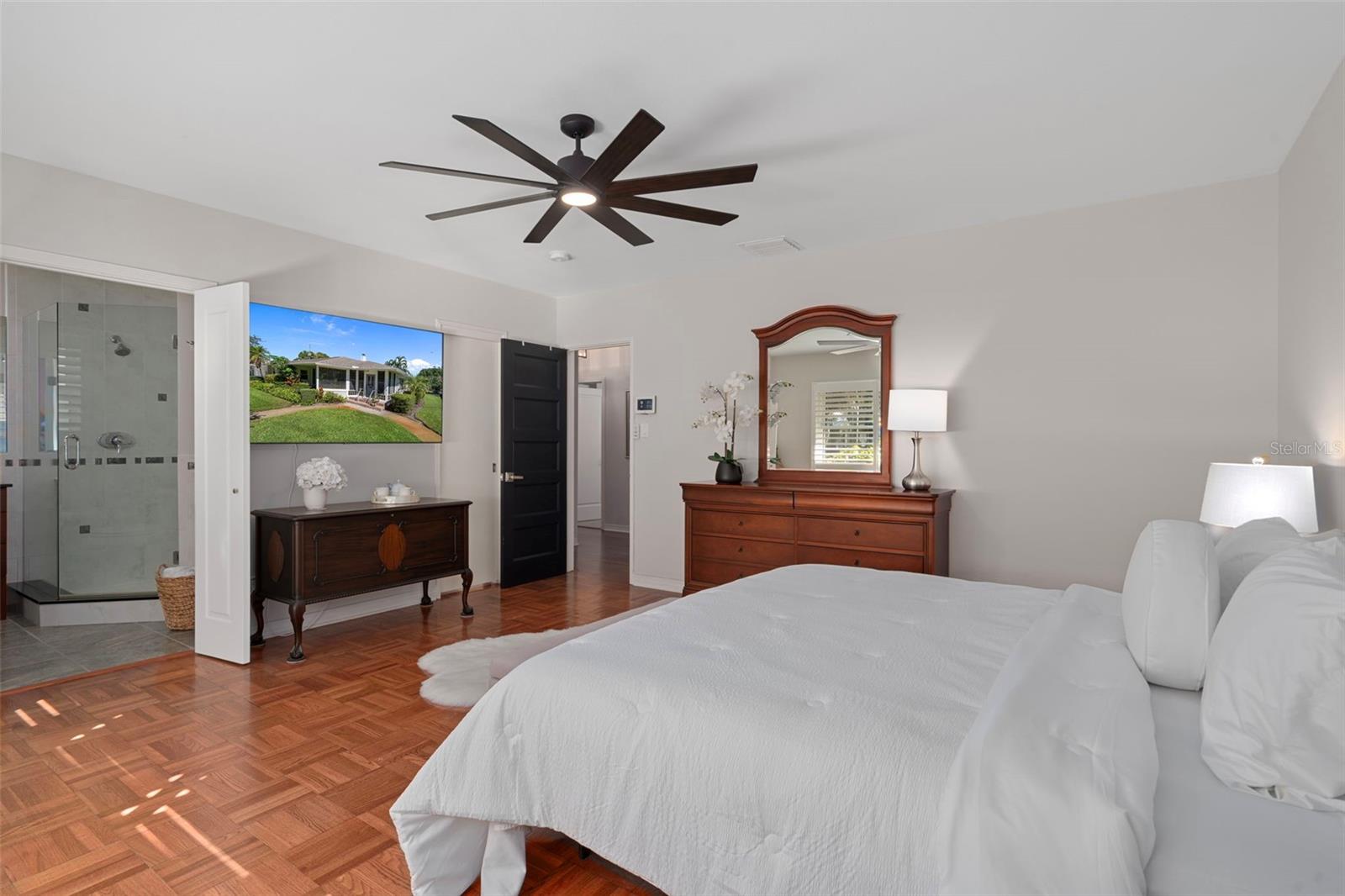 The primary bedroom features an ensuite bathroom and a walk-in closet.