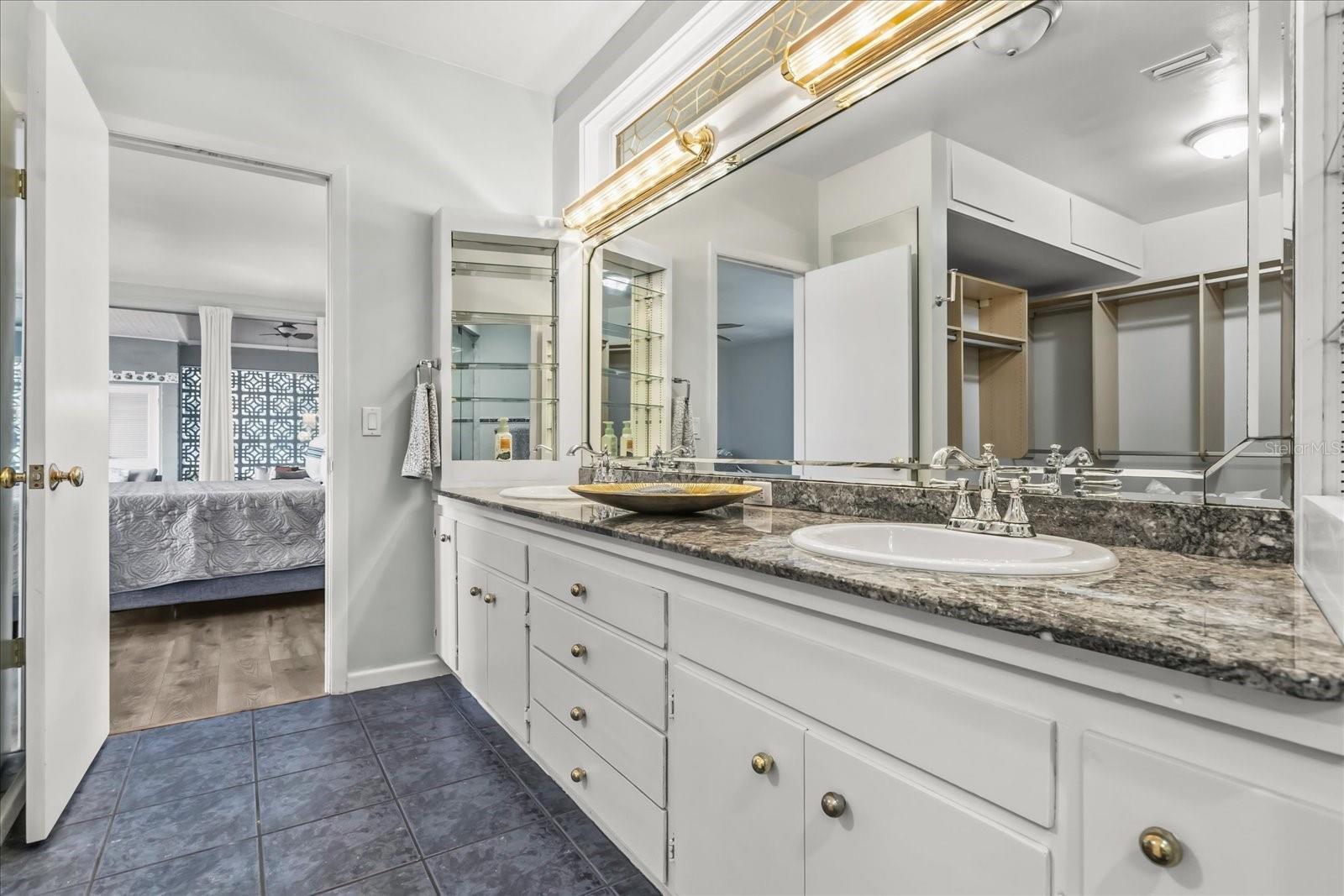 3000 PINE GROVE LN, LADY LAKE, FL, 32159