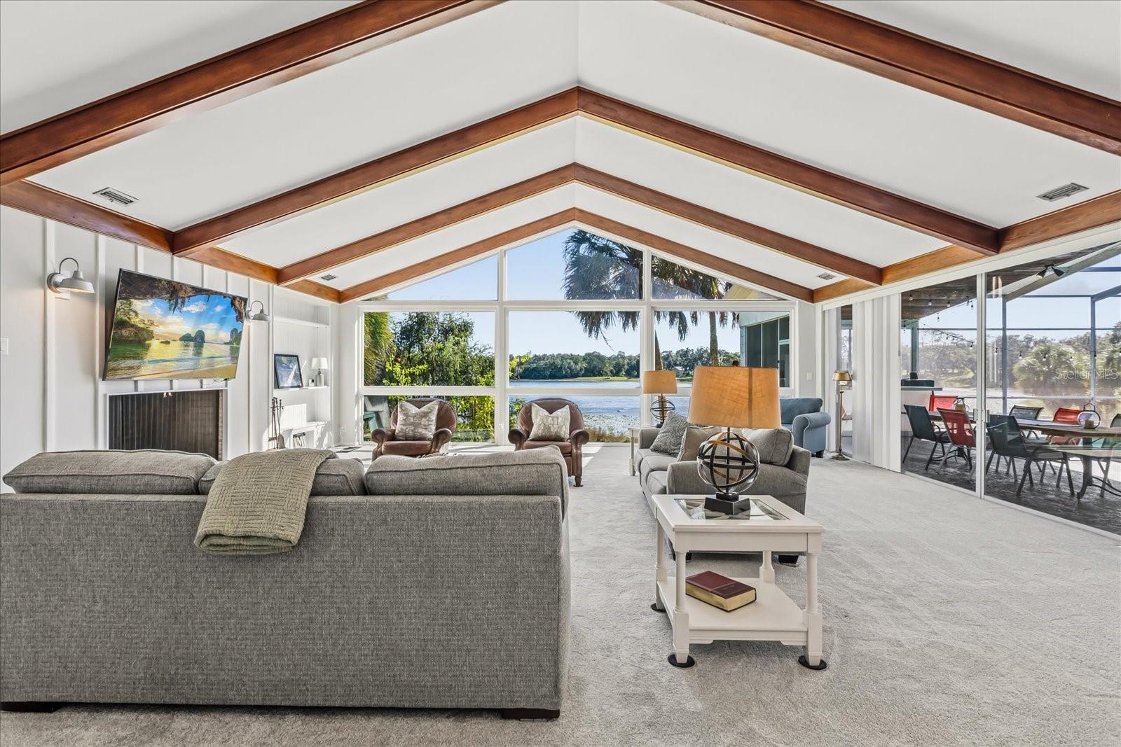 3000 PINE GROVE LN, LADY LAKE, FL, 32159