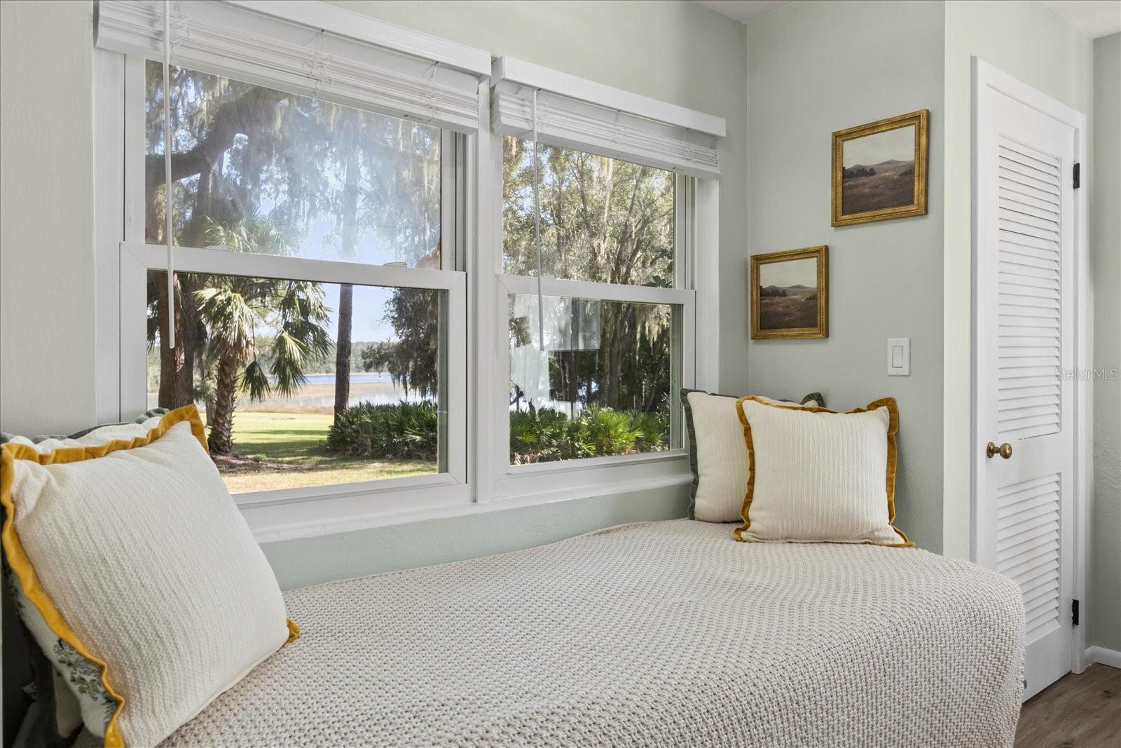 3000 PINE GROVE LN, LADY LAKE, FL, 32159