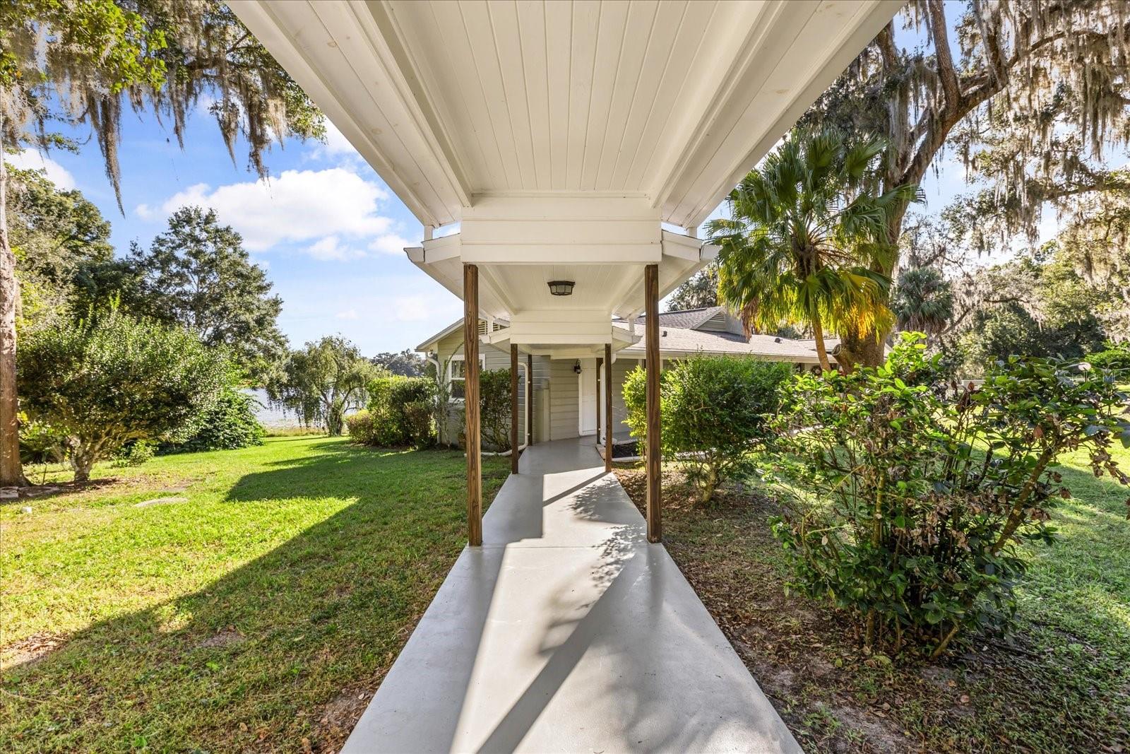 3000 PINE GROVE LN, LADY LAKE, FL, 32159