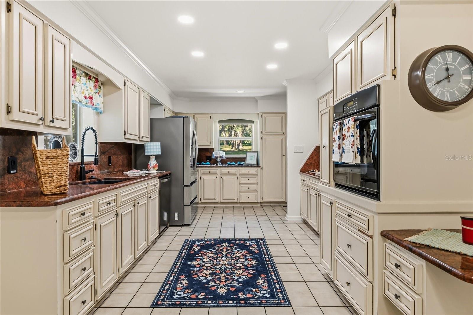 3000 PINE GROVE LN, LADY LAKE, FL, 32159