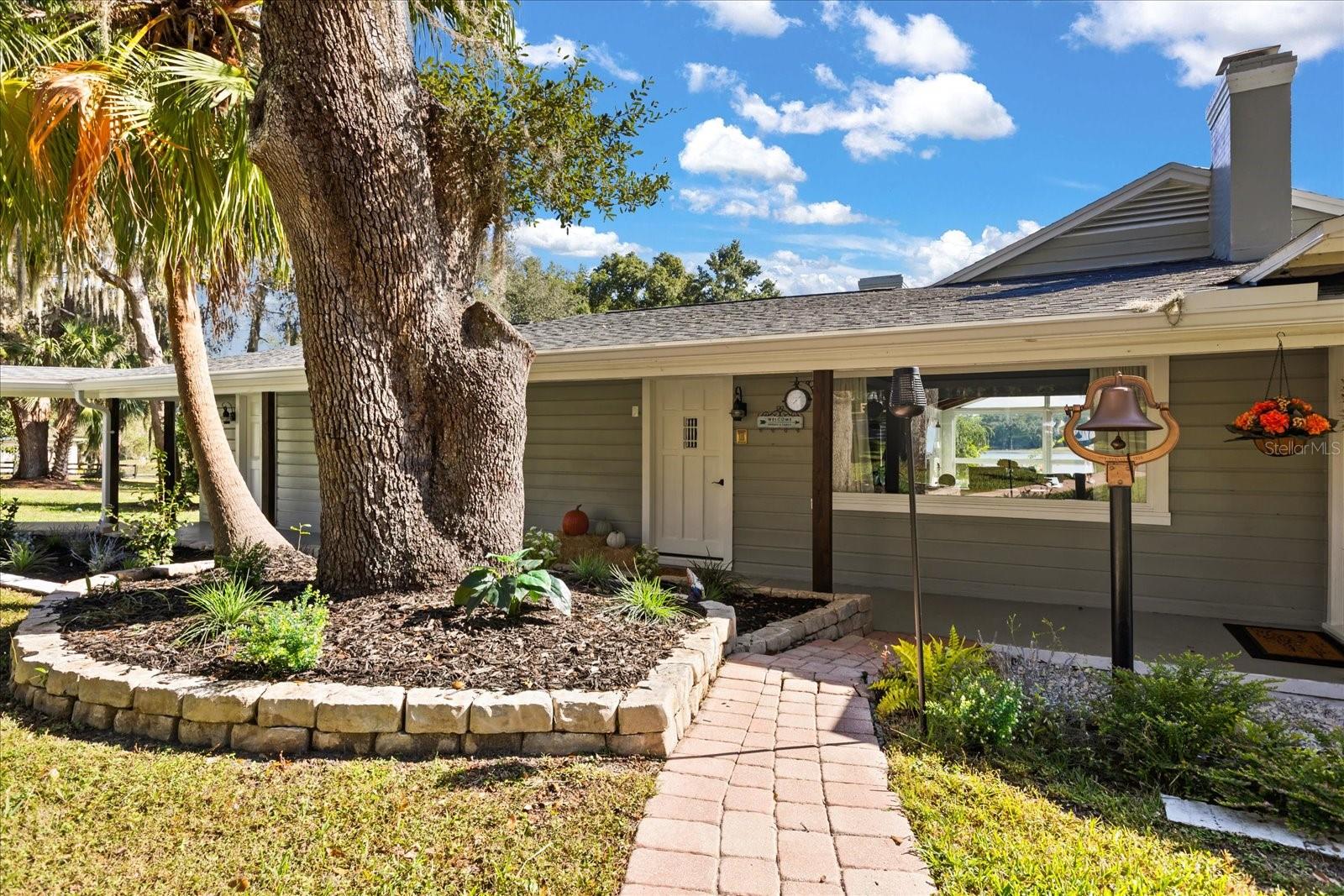 3000 PINE GROVE LN, LADY LAKE, FL, 32159