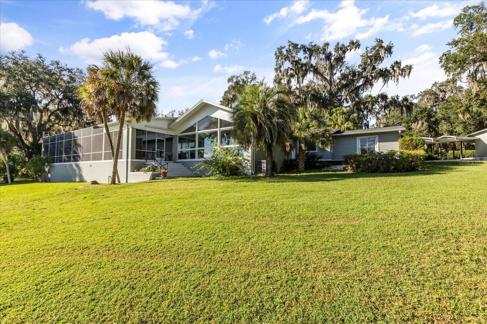 3000 PINE GROVE LN, LADY LAKE, FL, 32159