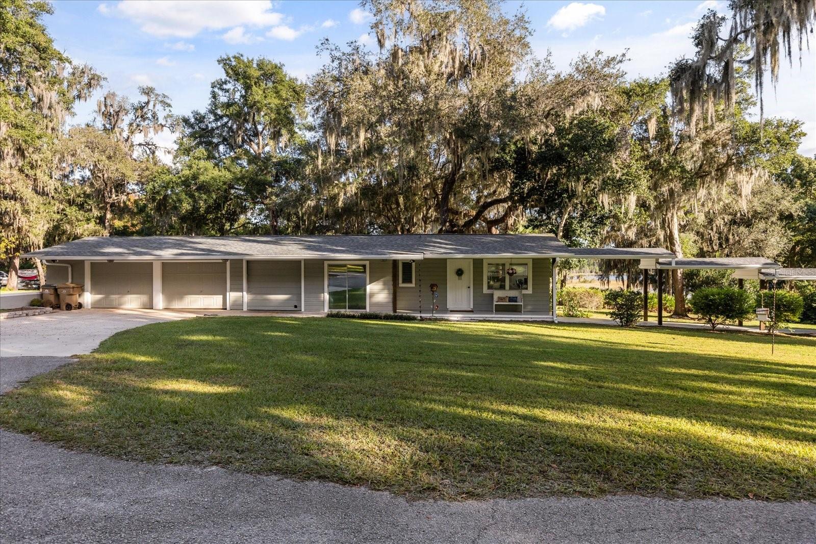 3000 PINE GROVE LN, LADY LAKE, FL, 32159