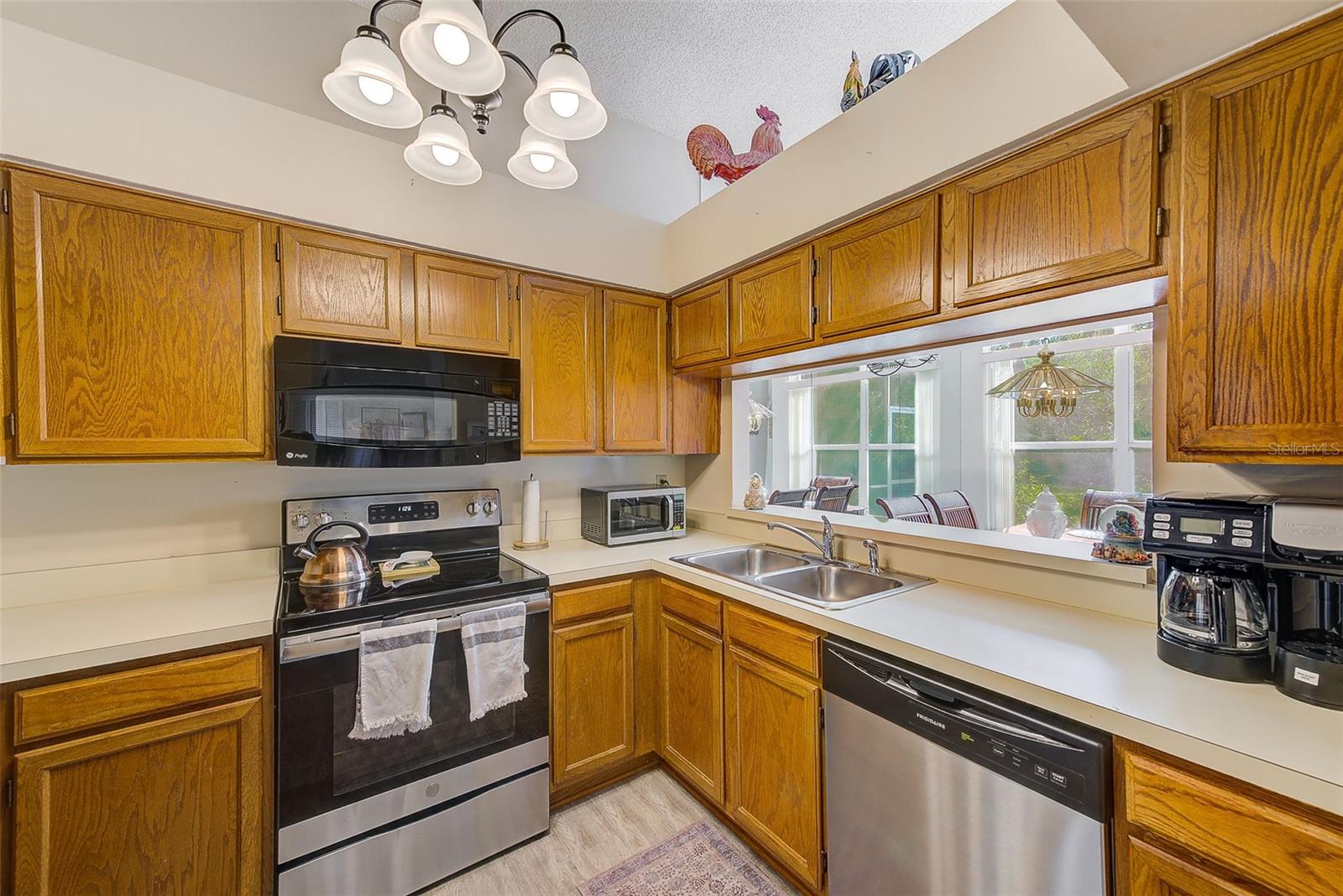 207 CLAYS TRL #207, OLDSMAR, FL, 34677