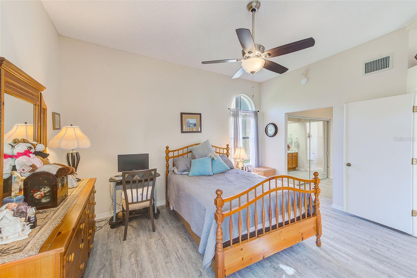 207 CLAYS TRL #207, OLDSMAR, FL, 34677