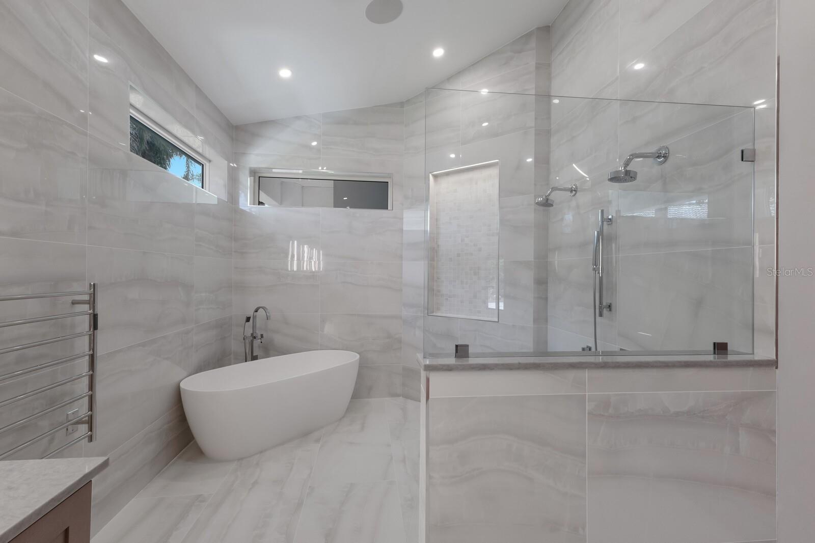 A4668477 Property Photo