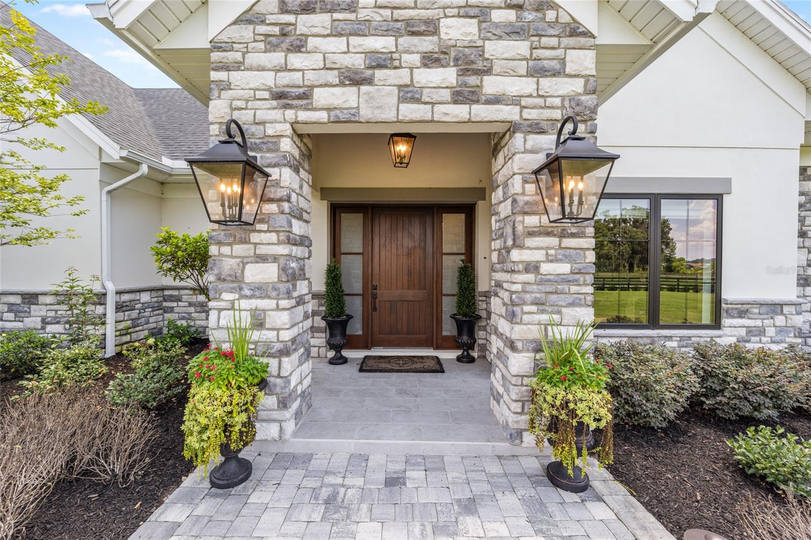 OM711502 Property Photo