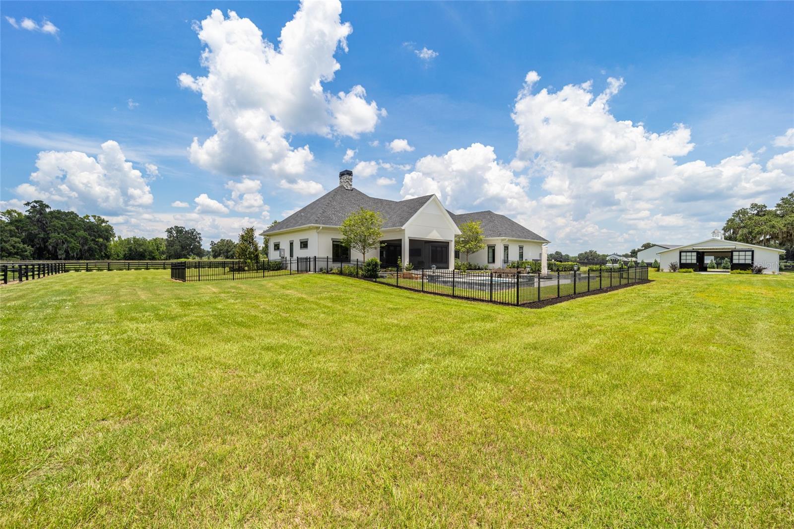 OM711502 Property Photo