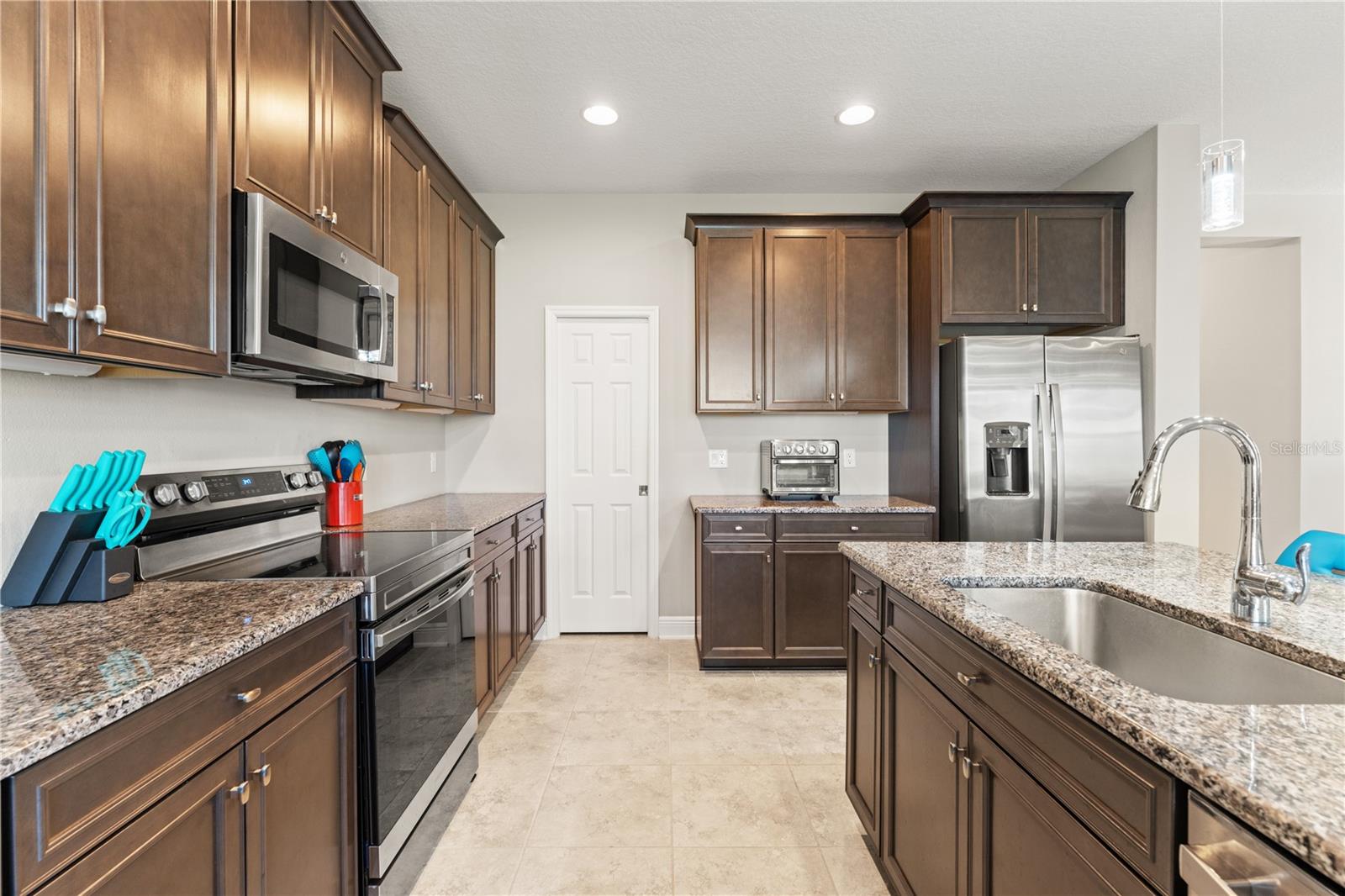 7496 YALE HARBOR DR, WESLEY CHAPEL, FL, 33545