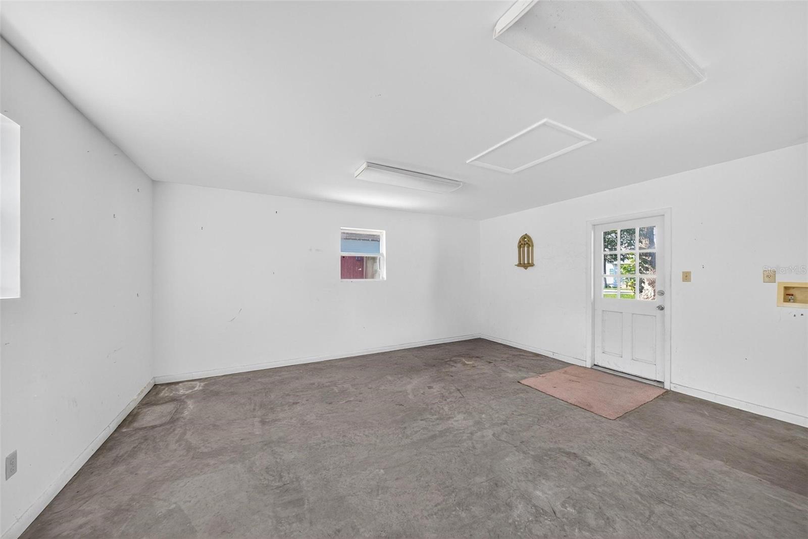 O6352604 Property Photo