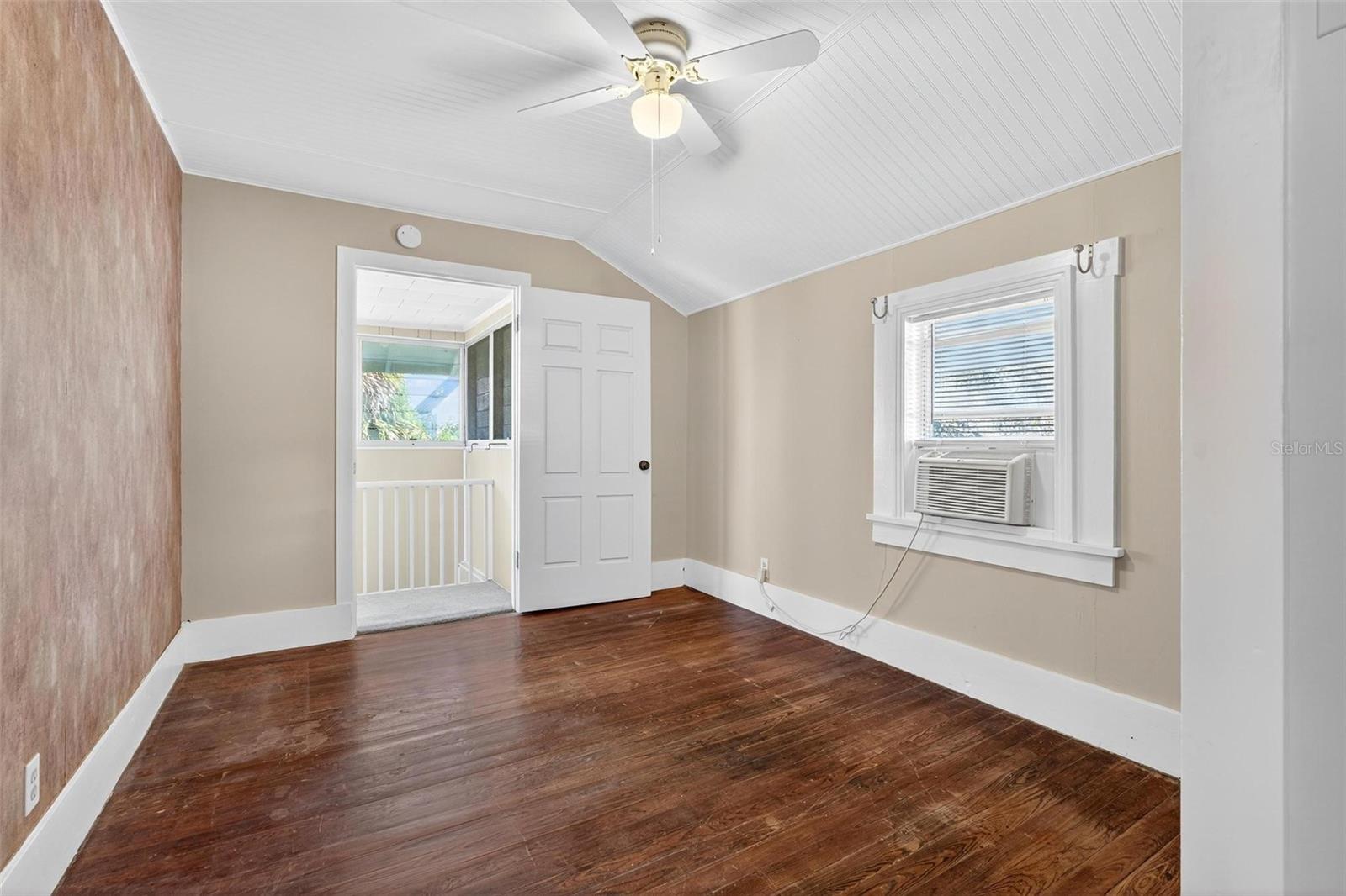 O6352604 Property Photo