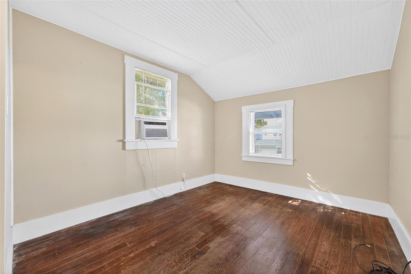 O6352604 Property Photo