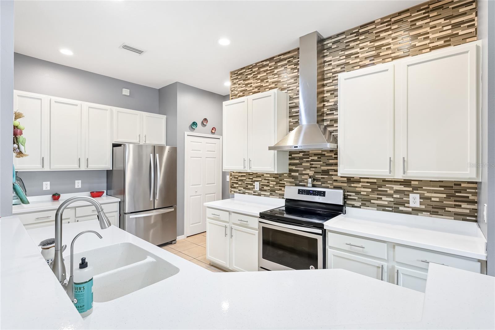 6123 39TH CT E, BRADENTON, FL, 34203