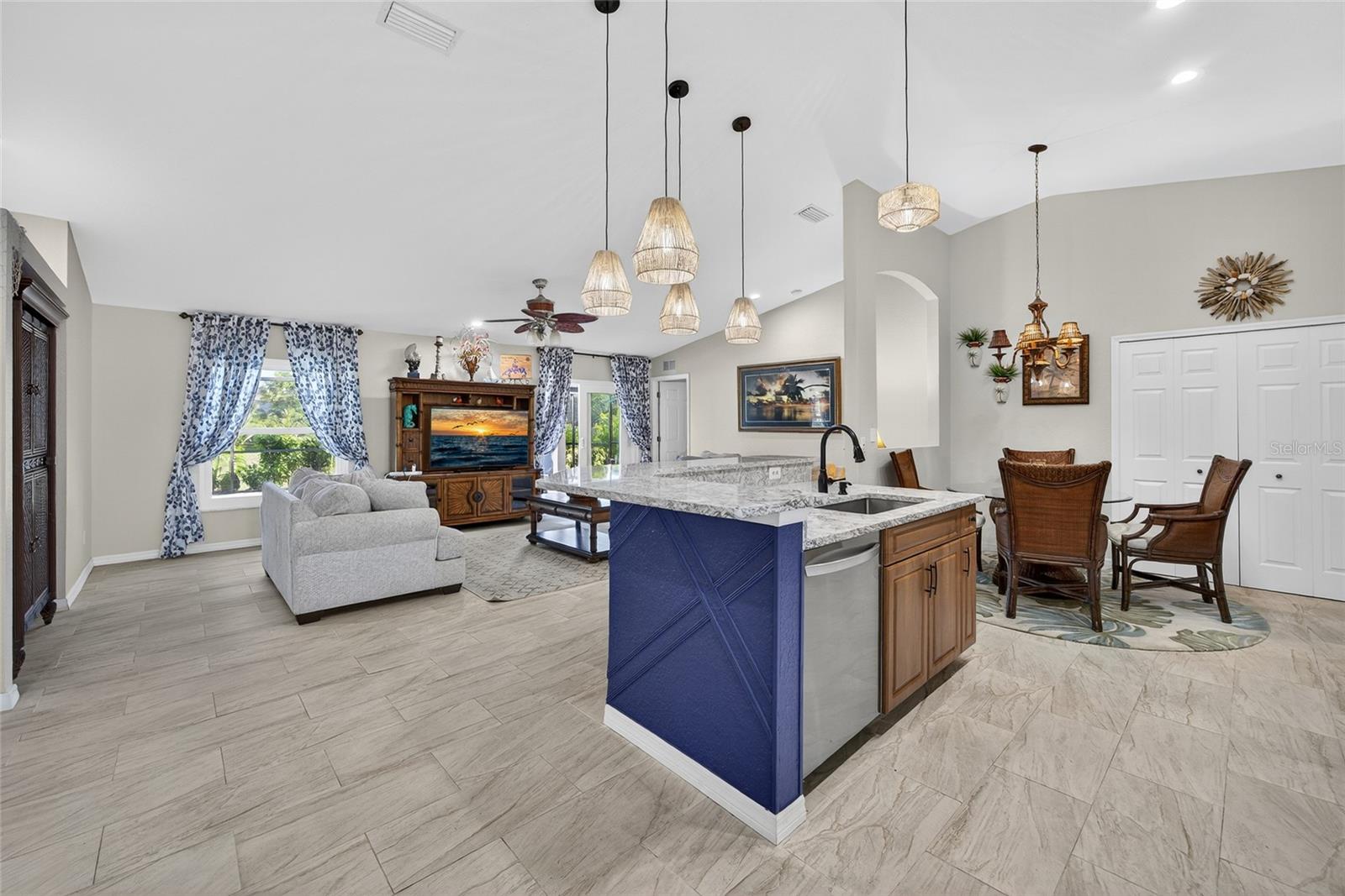 202 CEYENNE ST, PUNTA GORDA, FL, 33983