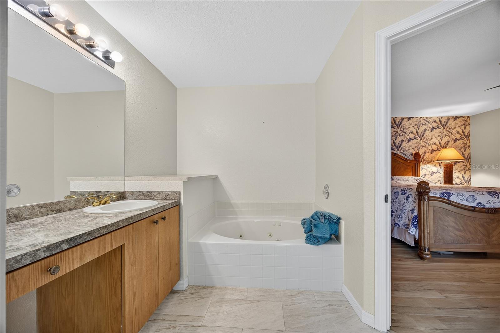 202 CEYENNE ST, PUNTA GORDA, FL, 33983